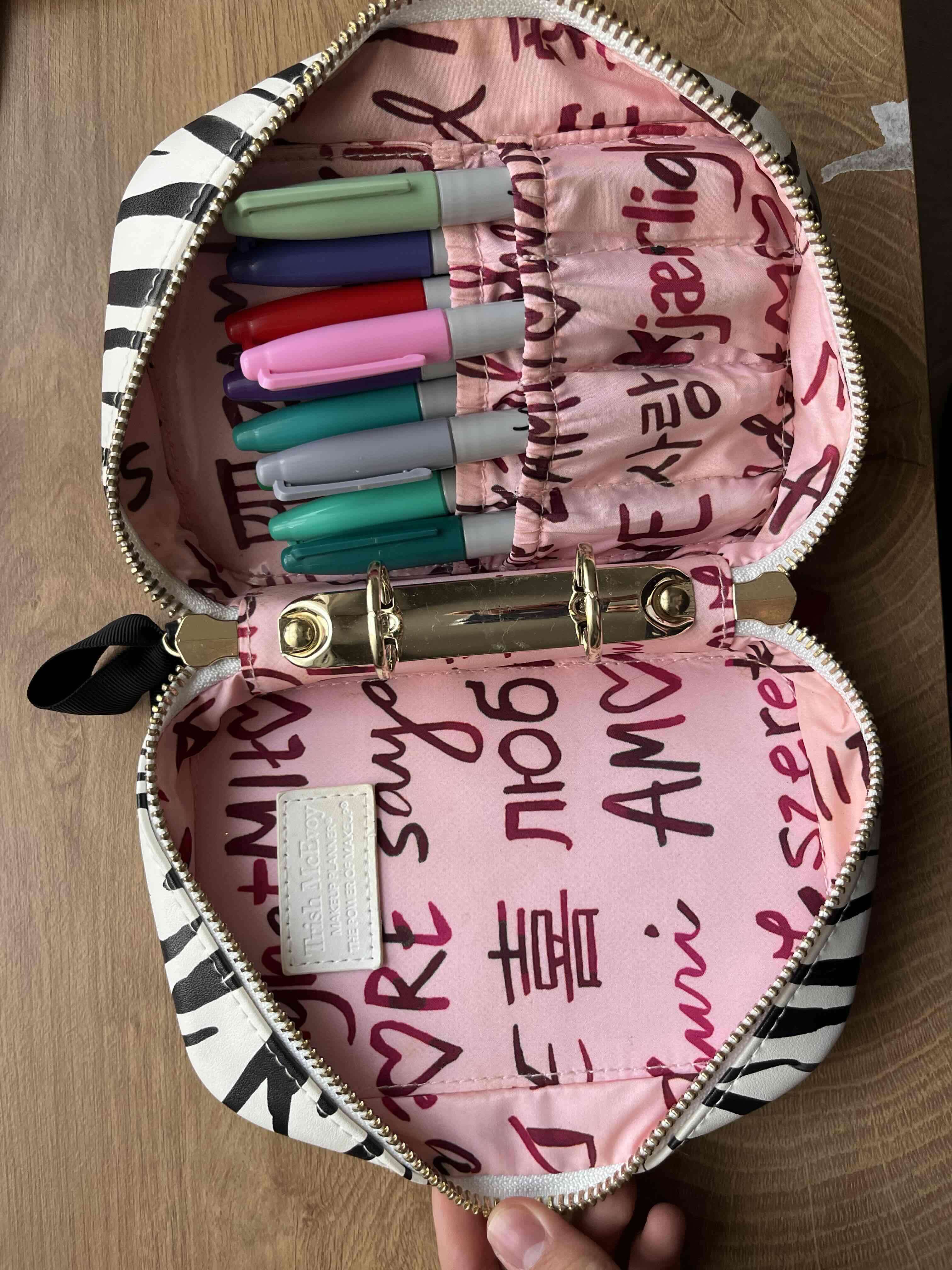 Estuche estampado cebra y corazón - miniatura 4