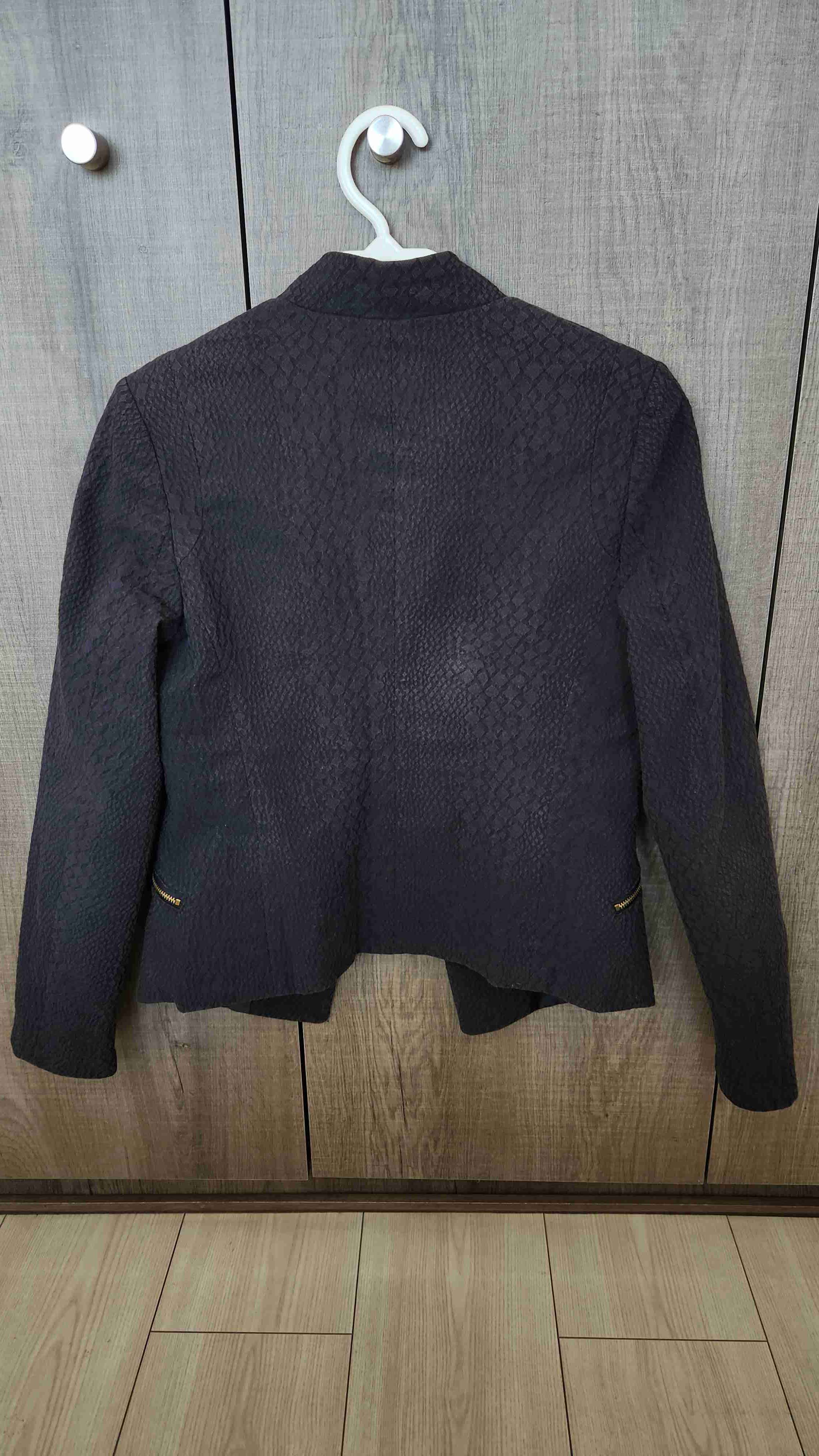 Blazer negro con textura - miniatura 3
