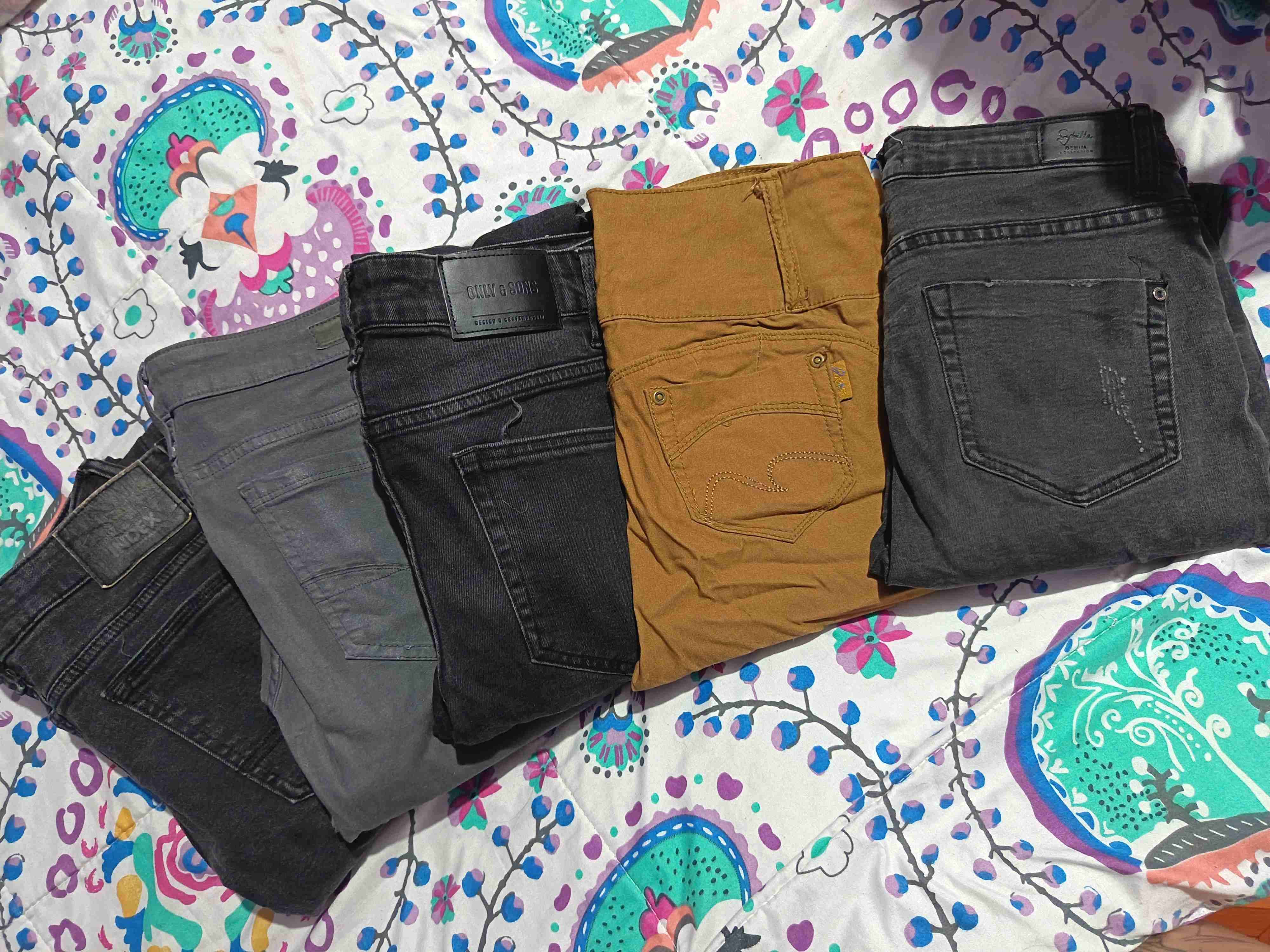 Lote de jeans variados