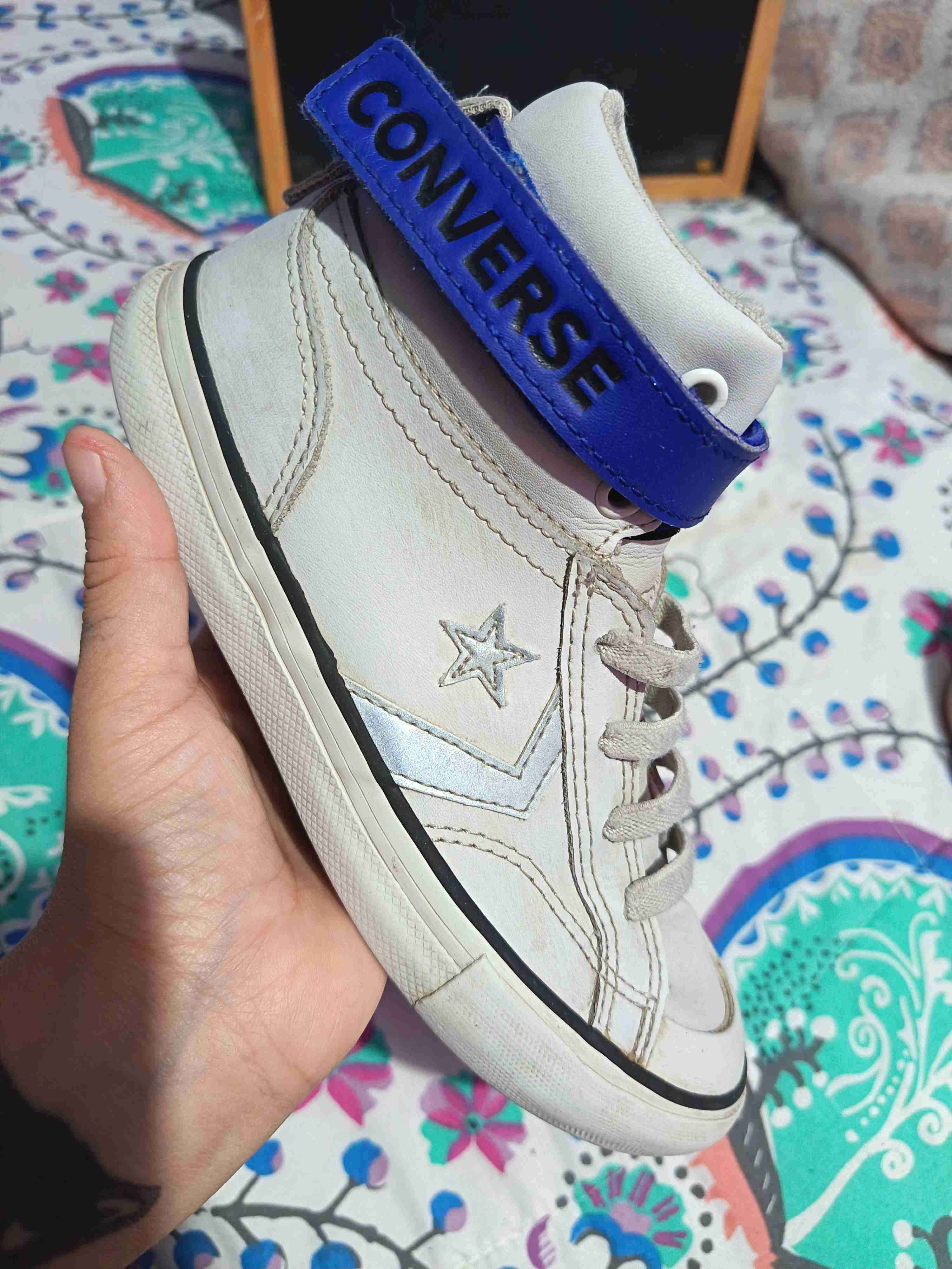 Zapatilla infantil colorida - miniatura 2