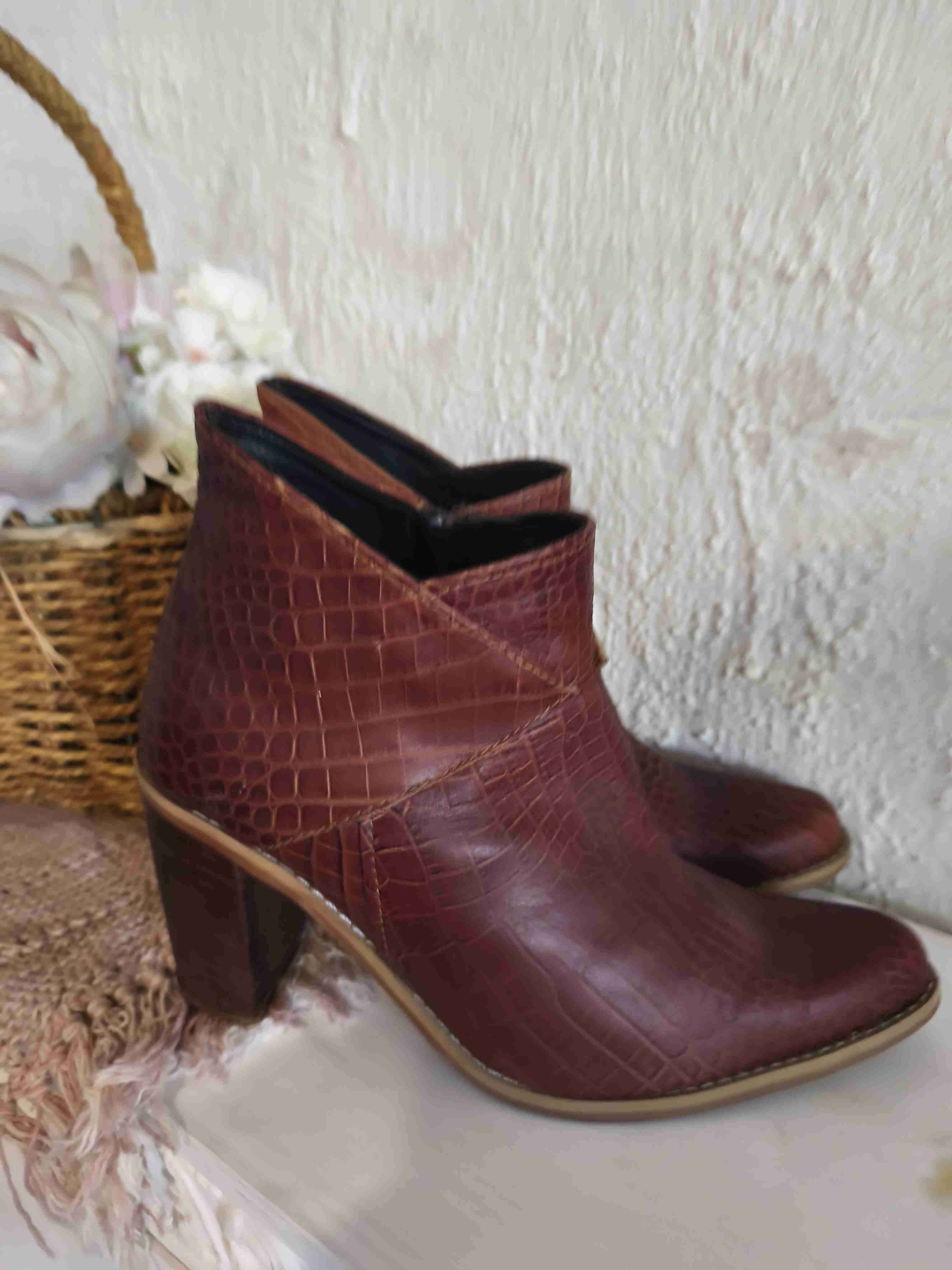 Botines de cuero texturizado marrón