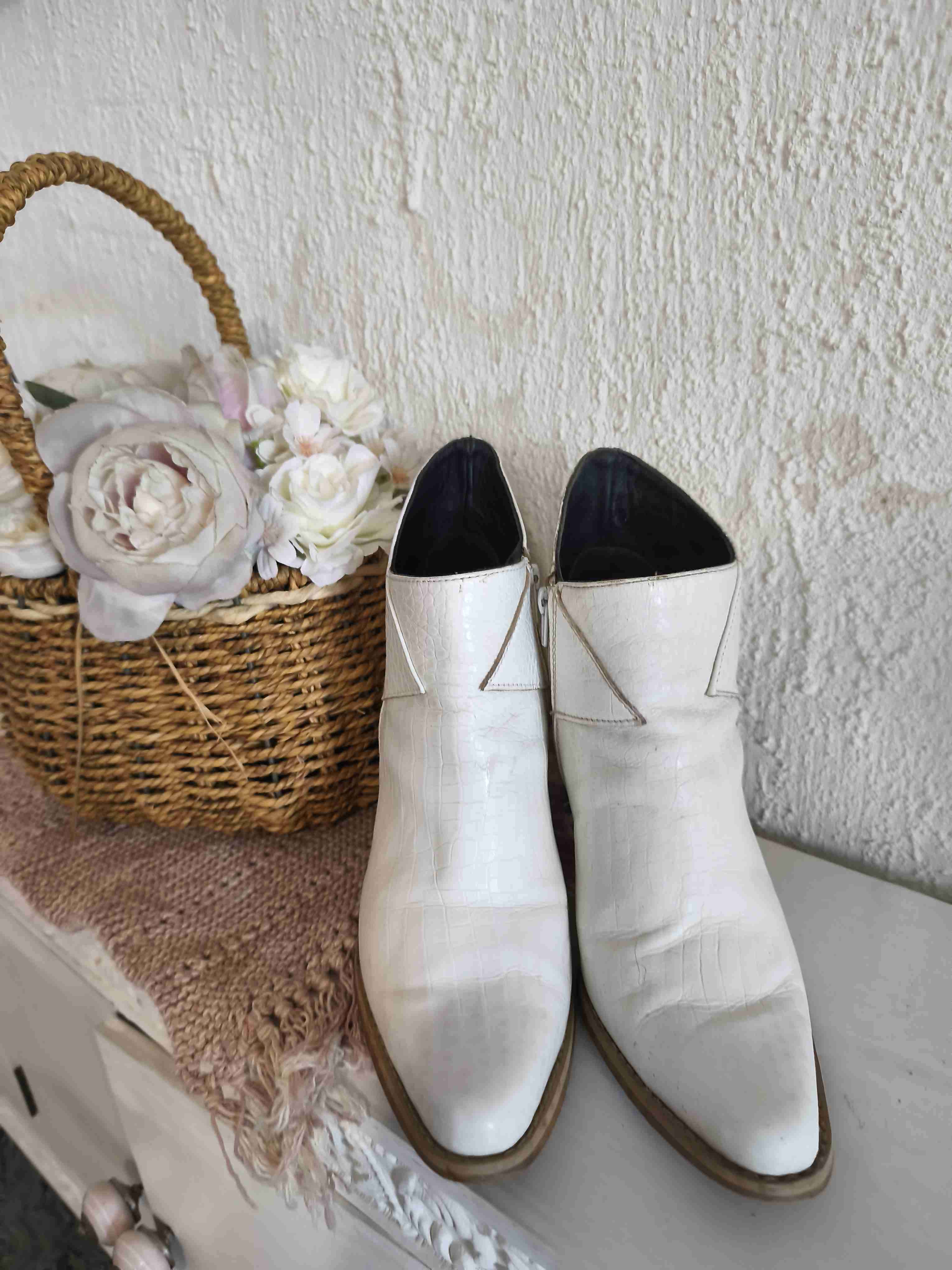 Botines blancos de cuero