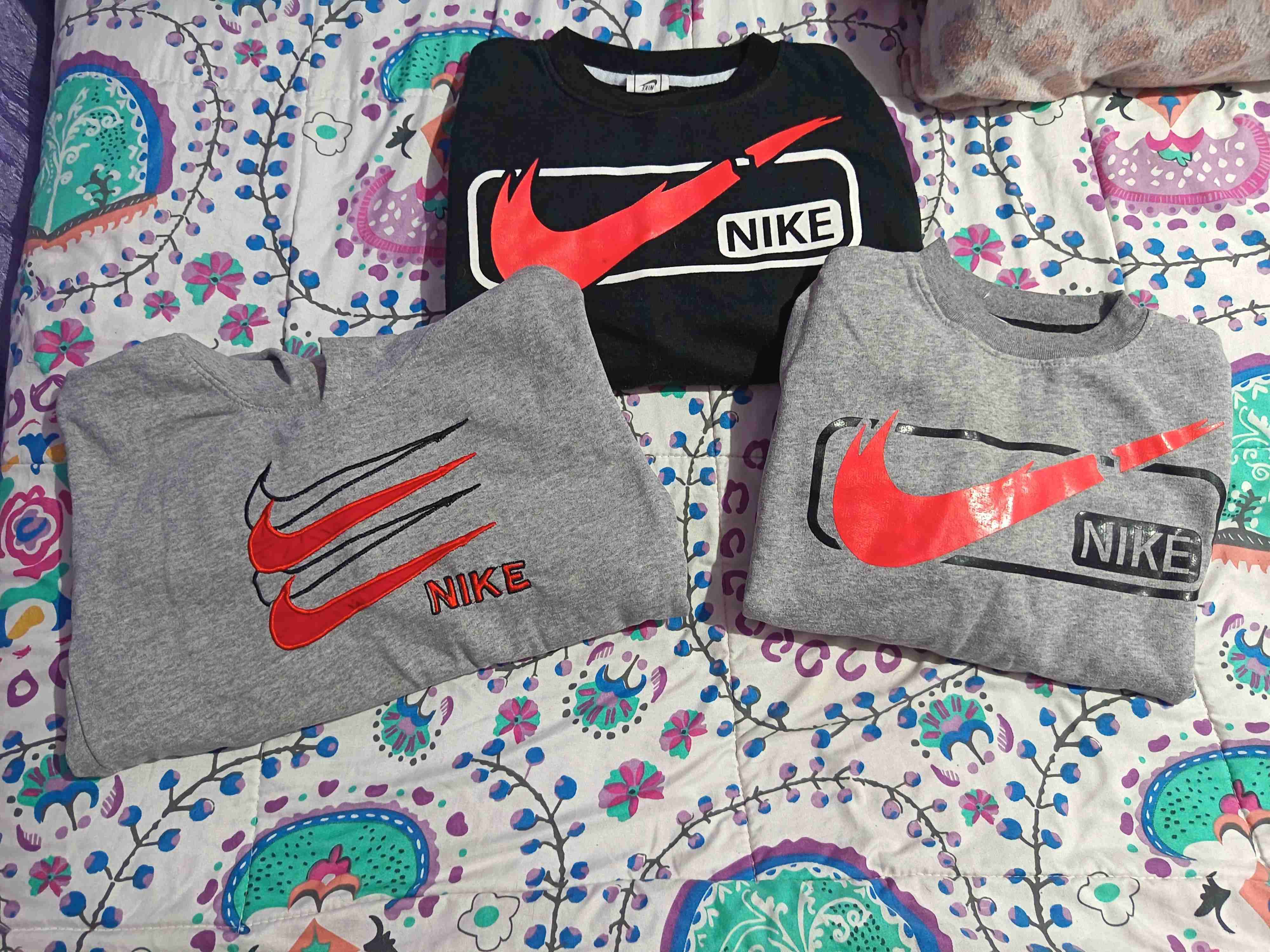 Polerones Nike negros y grises - miniatura 2