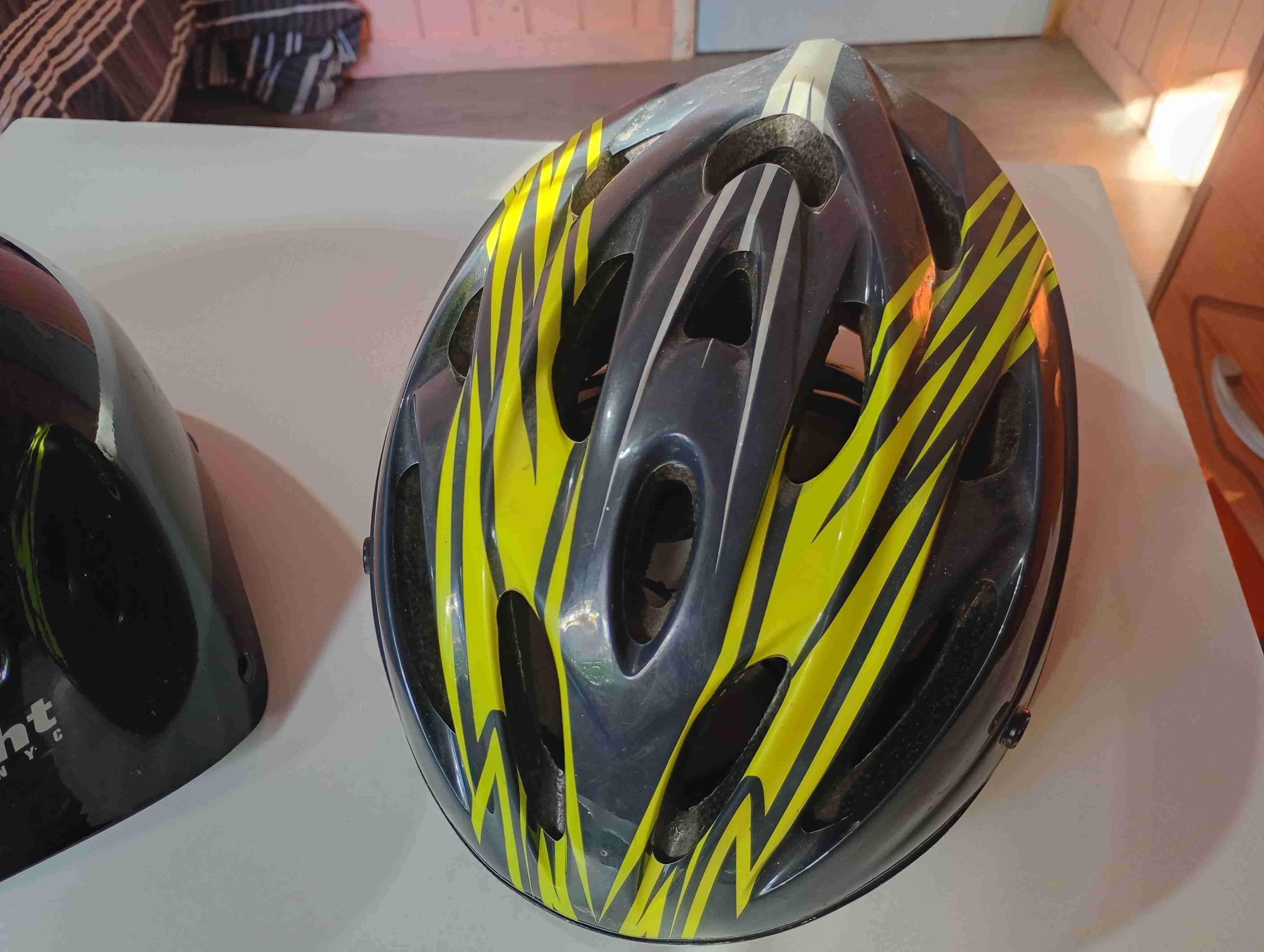 Cascos negro de protección y multicolor - 6