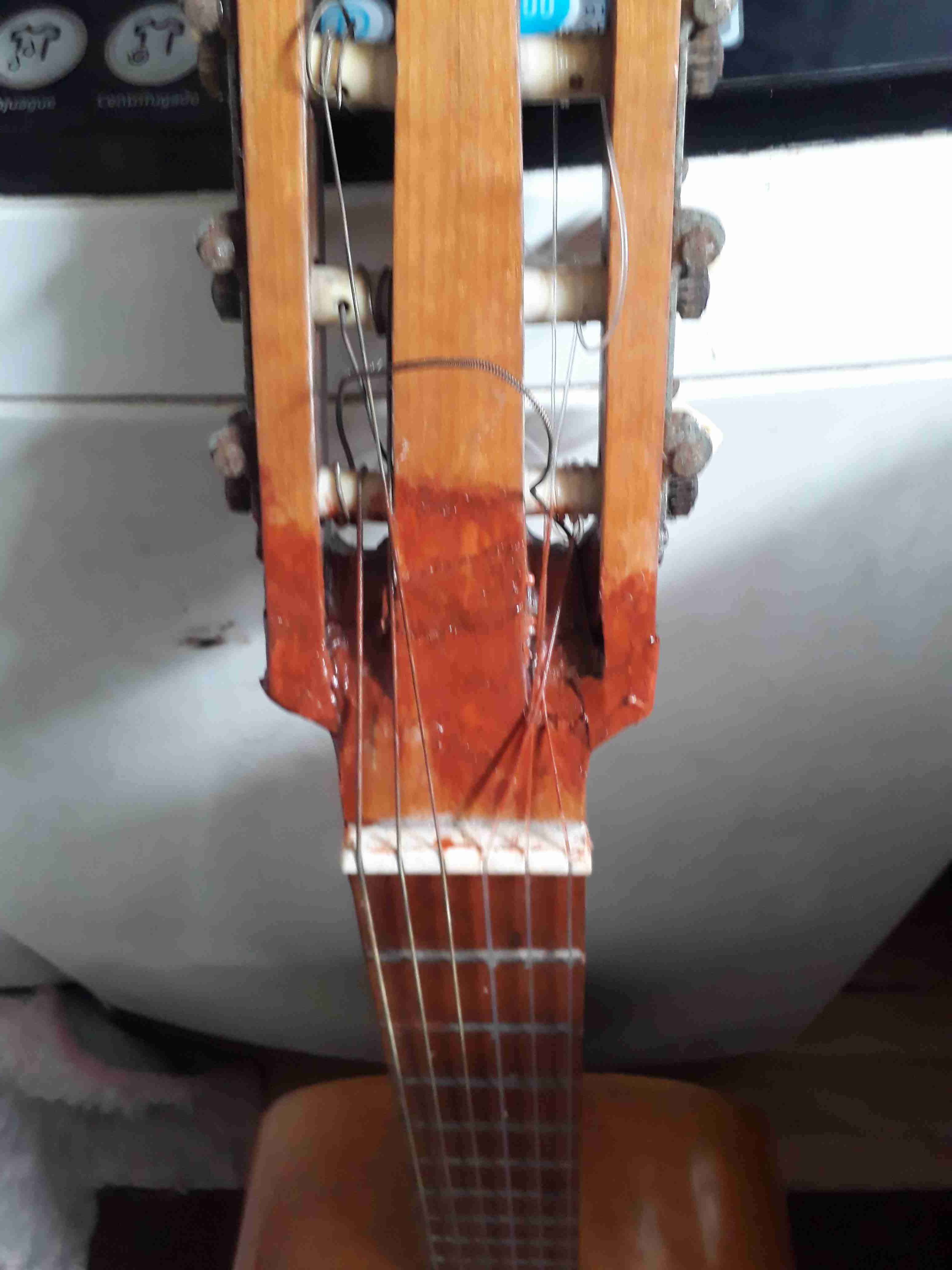 Guitarra clásica de madera mango reparada - miniatura 3