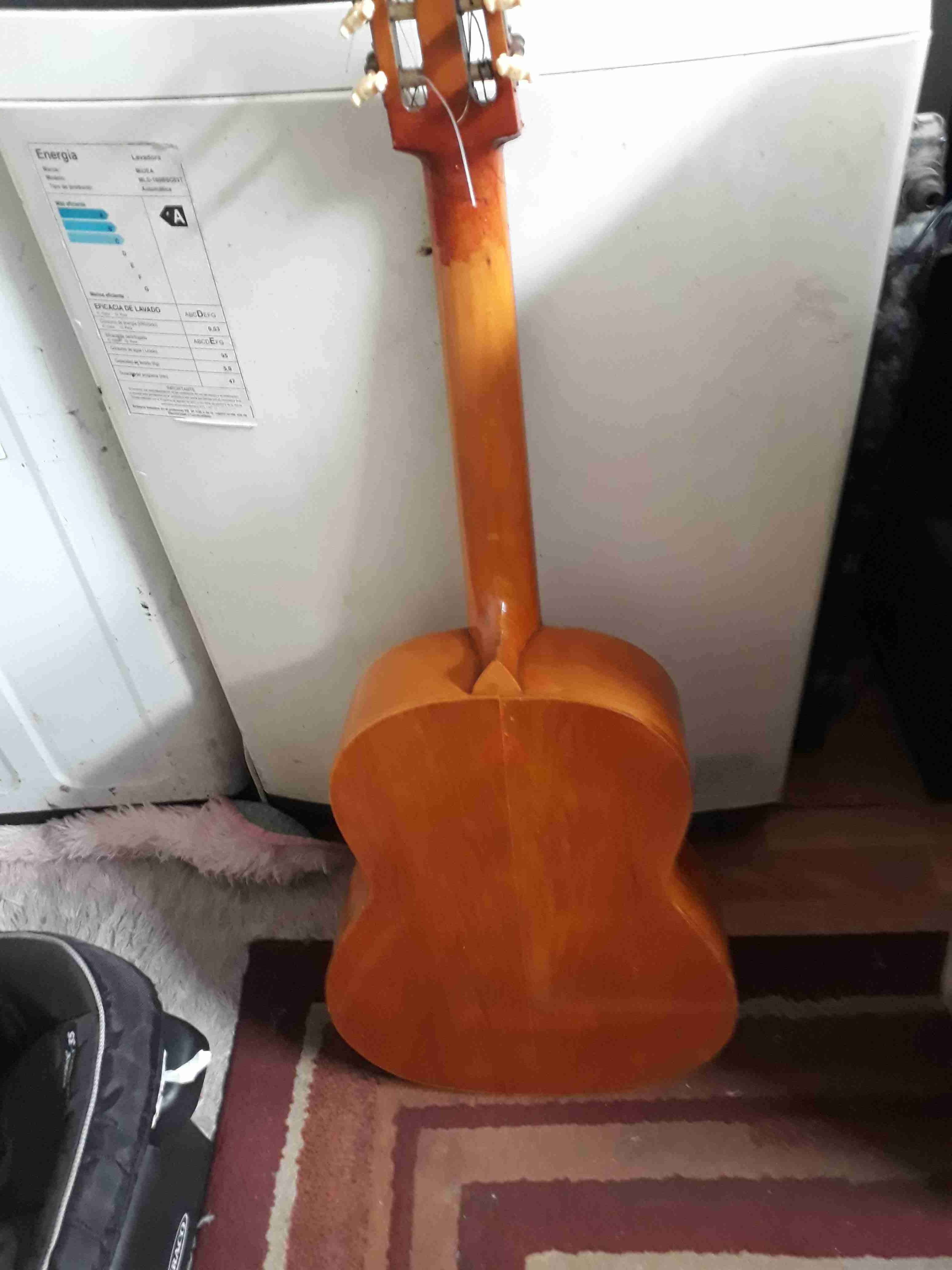 Guitarra clásica de madera mango reparada - miniatura 5