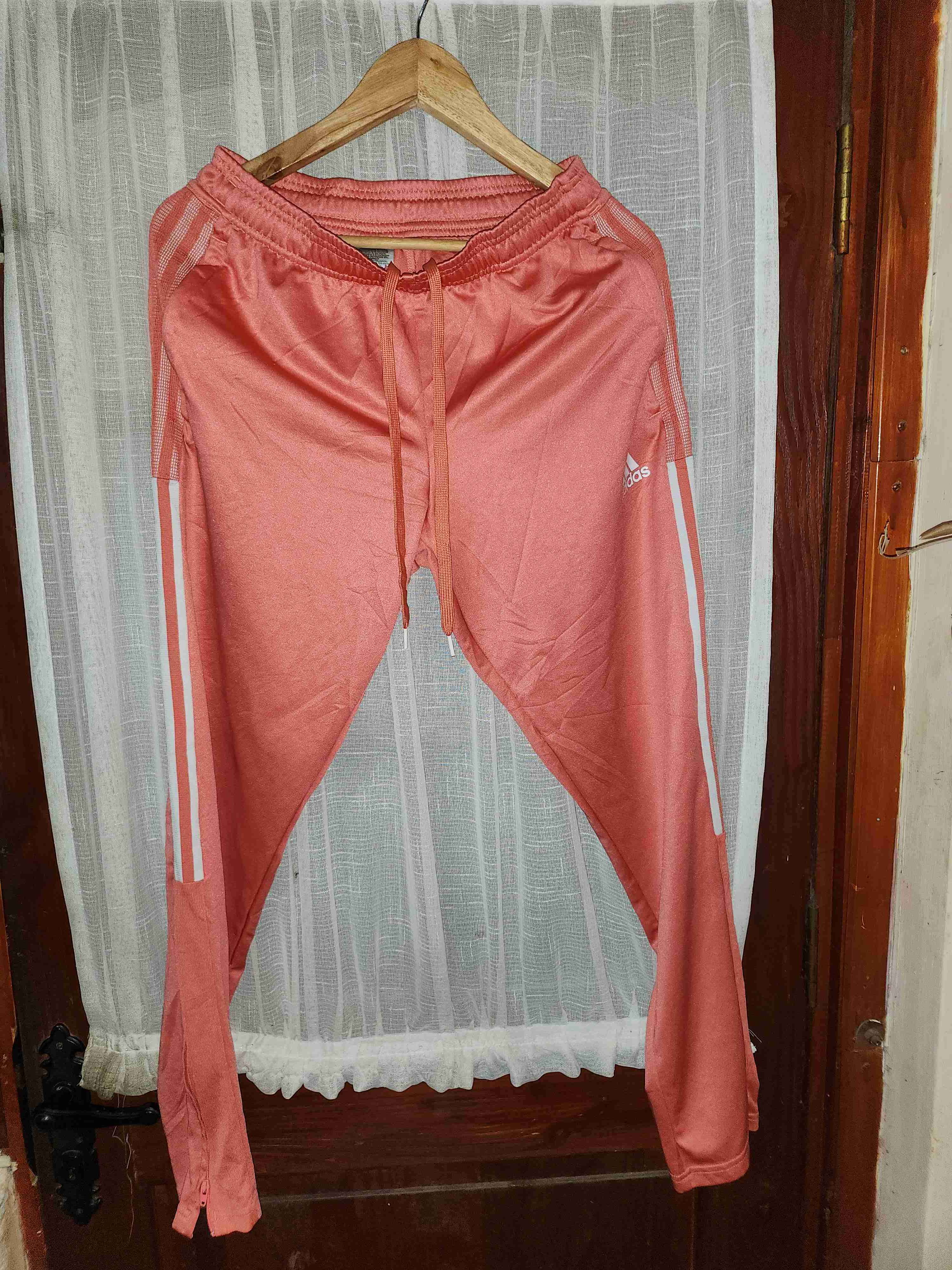 Pantalón deportivo rosa Adidas