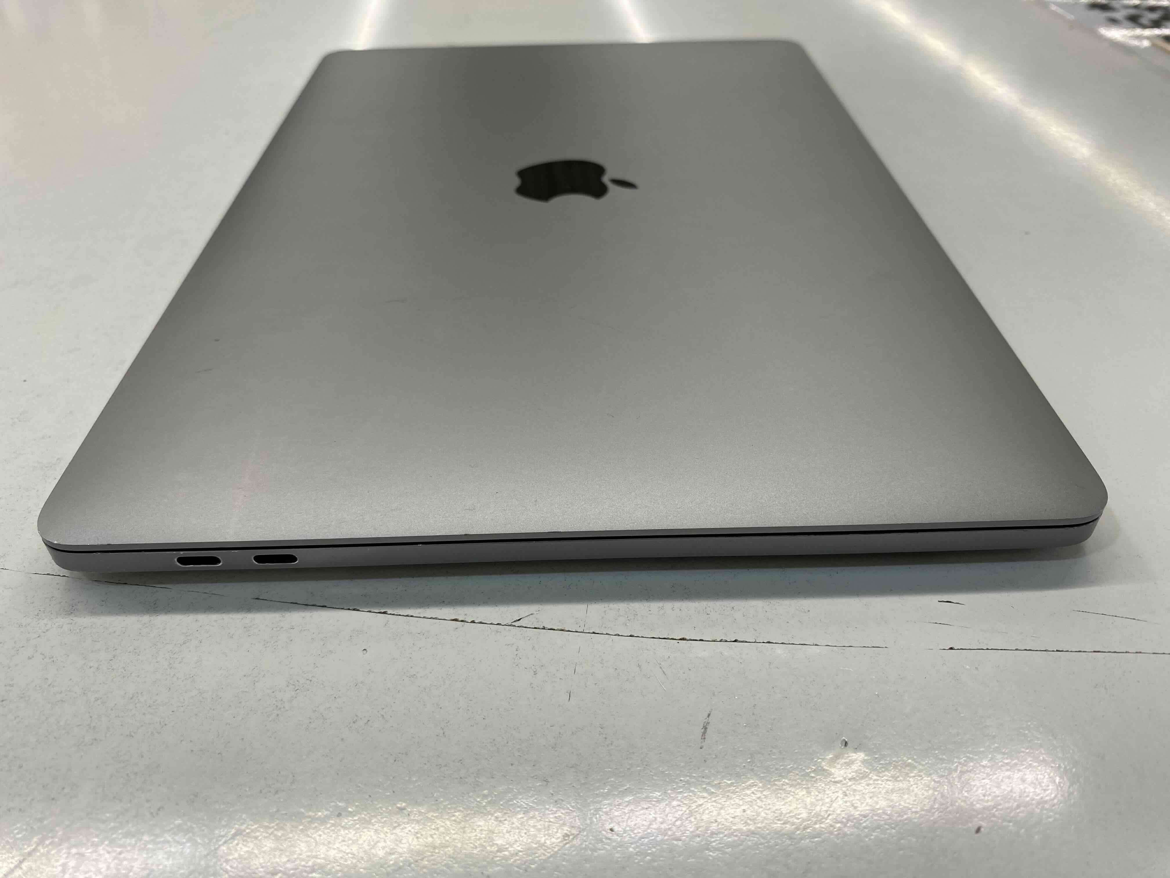 MacBook Pro Touch Bar 13” 2018 - miniatura 3