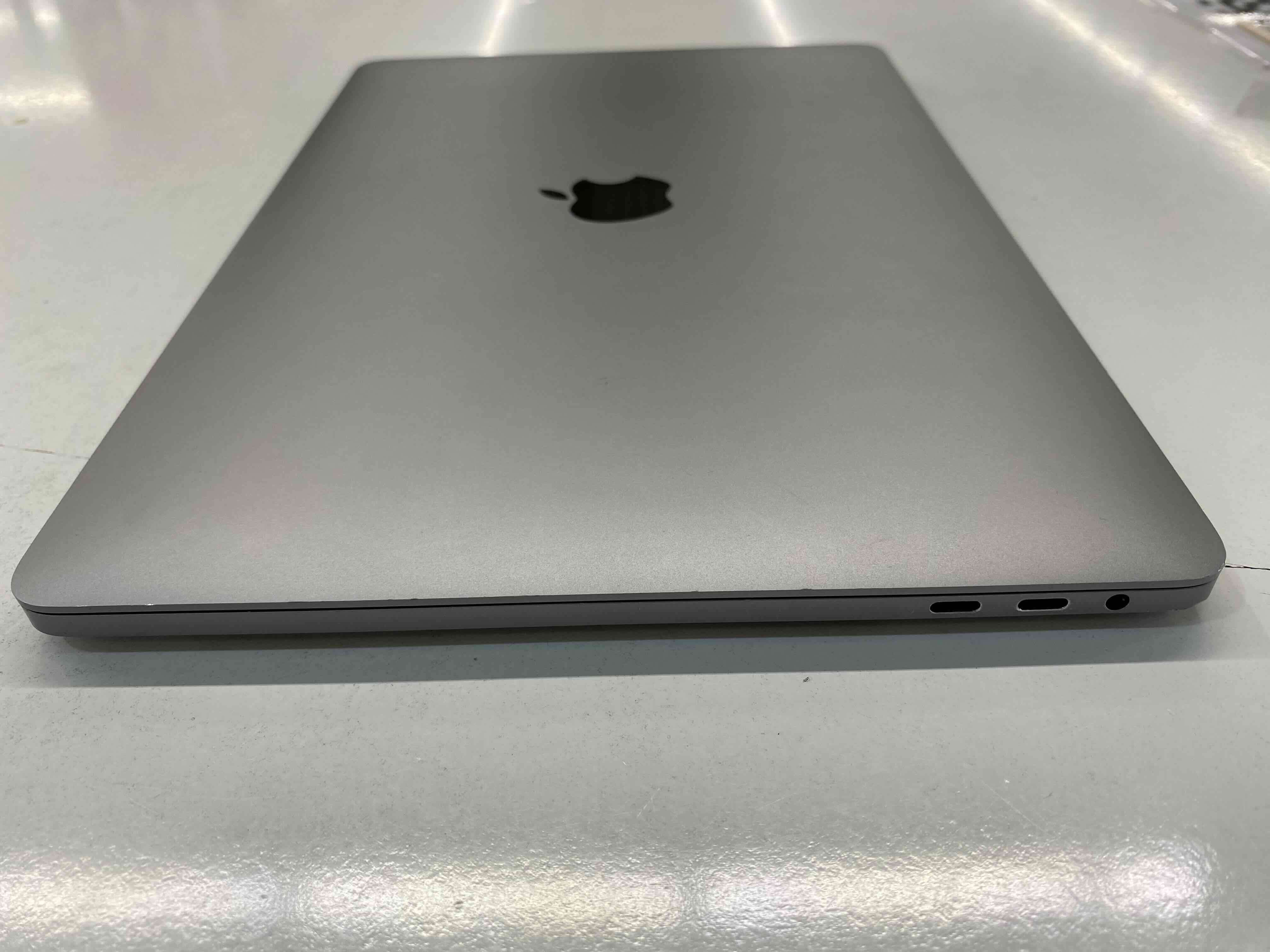 MacBook Pro Touch Bar 13” 2018 - miniatura 4
