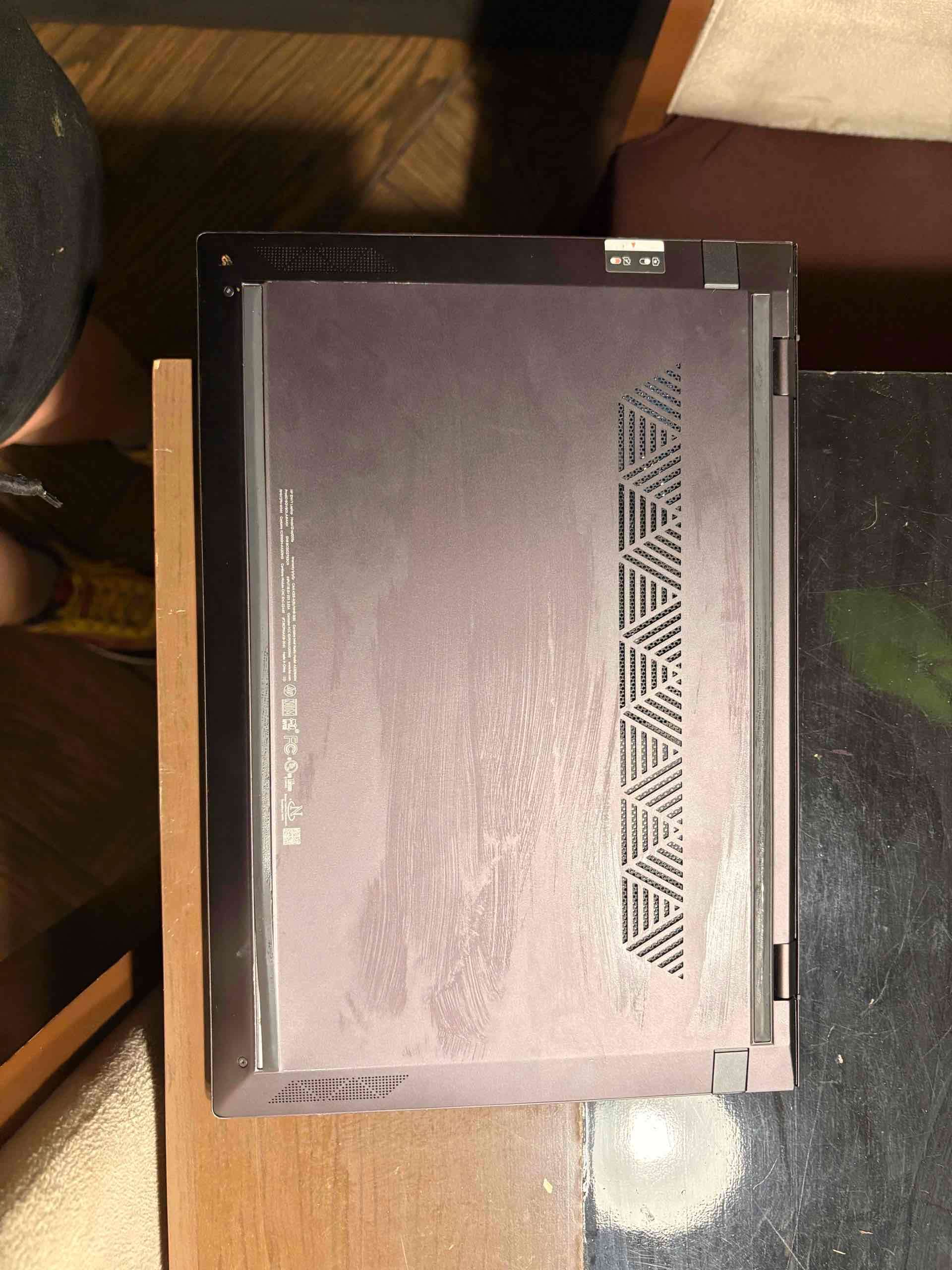 HP Envy Laptop 15-ep0013dx - miniatura 2