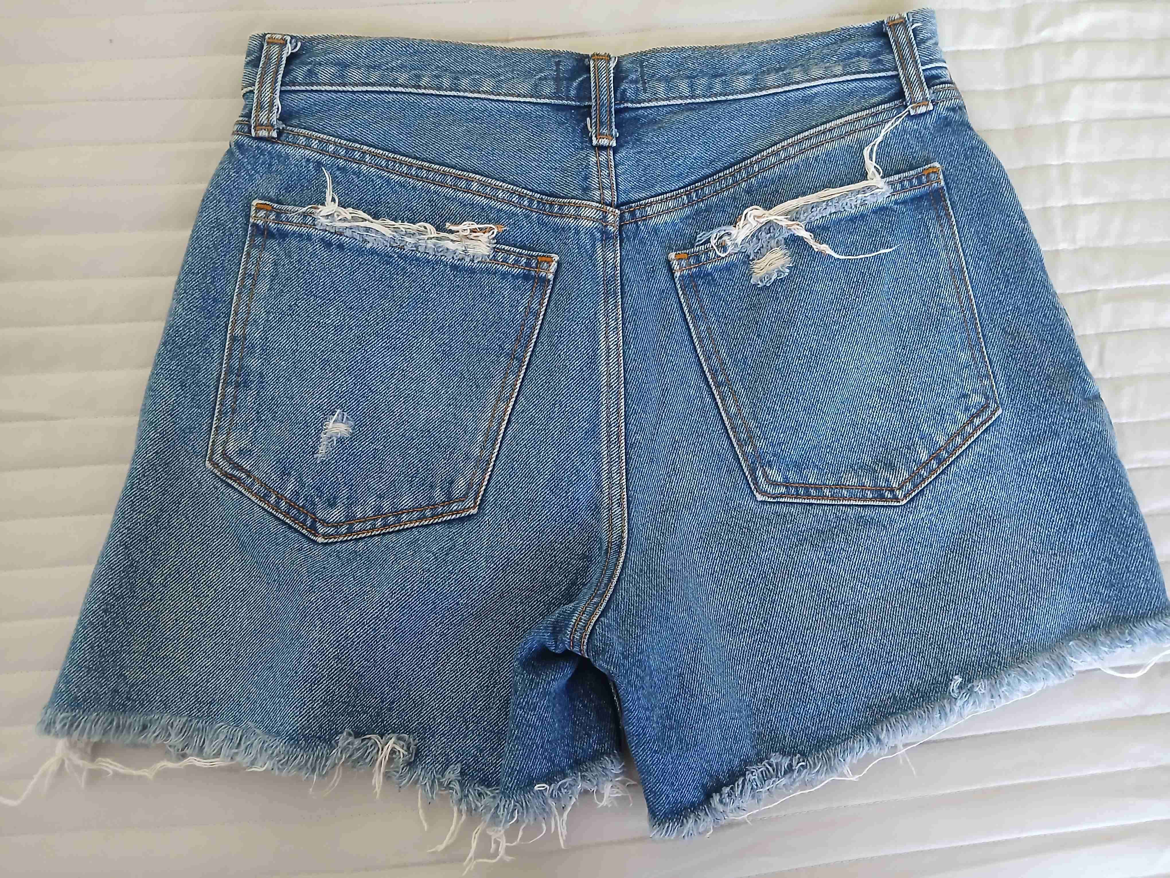 Shorts de mezclilla desgastados - miniatura 2