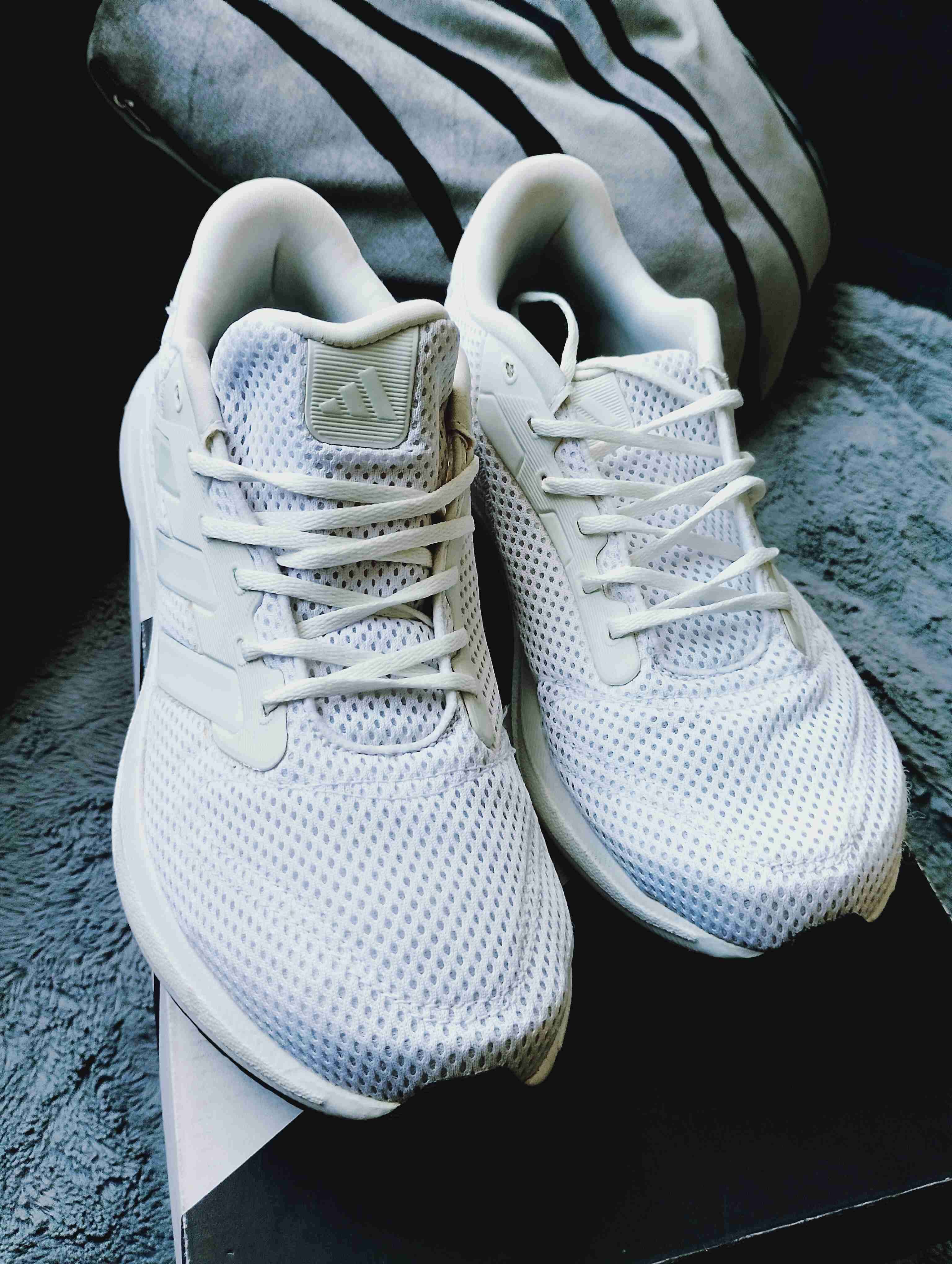 Zapatillas deportivas blancas