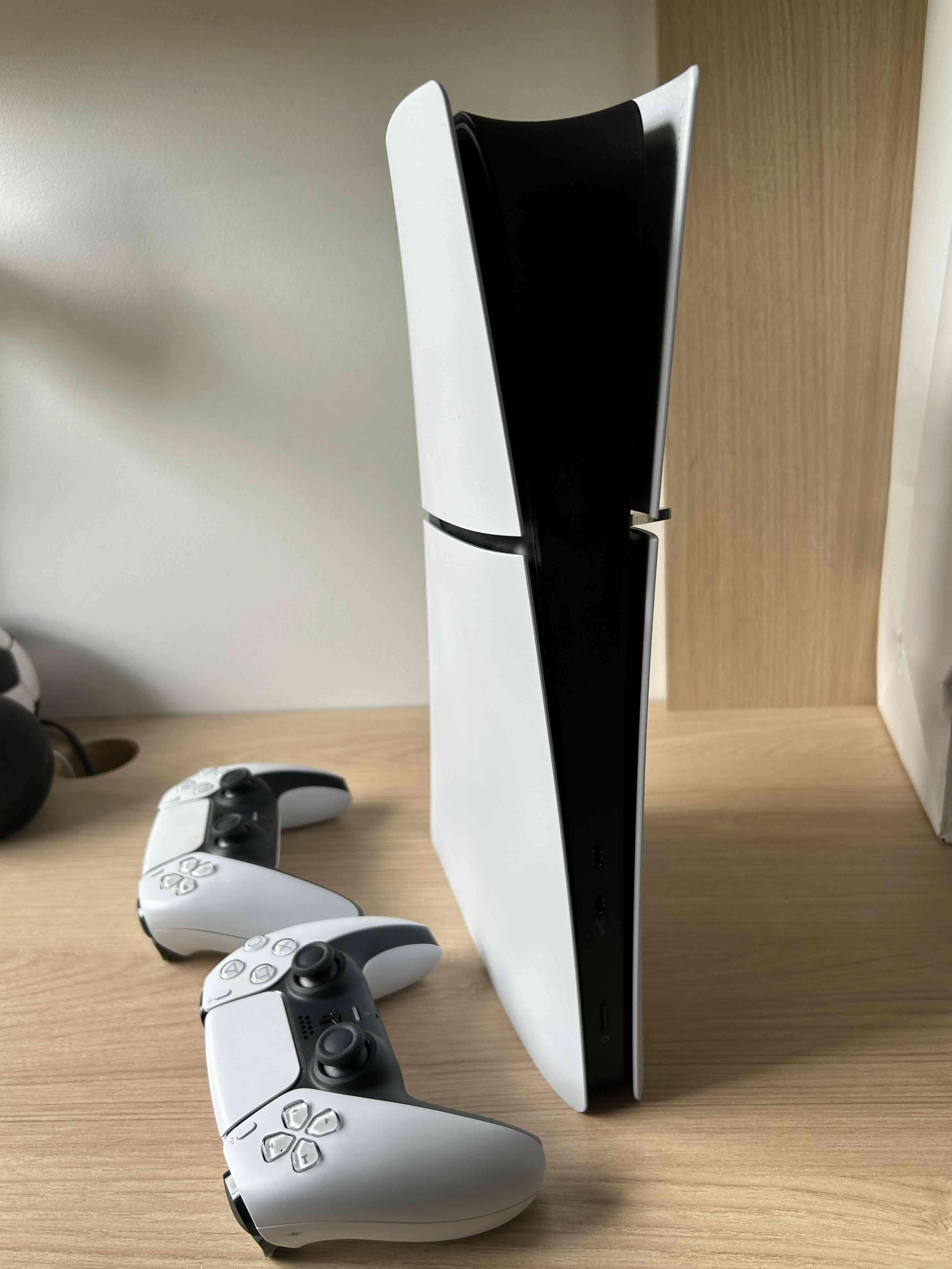 Ps5 Slim 825gb Digital 2 Controles - miniatura 3