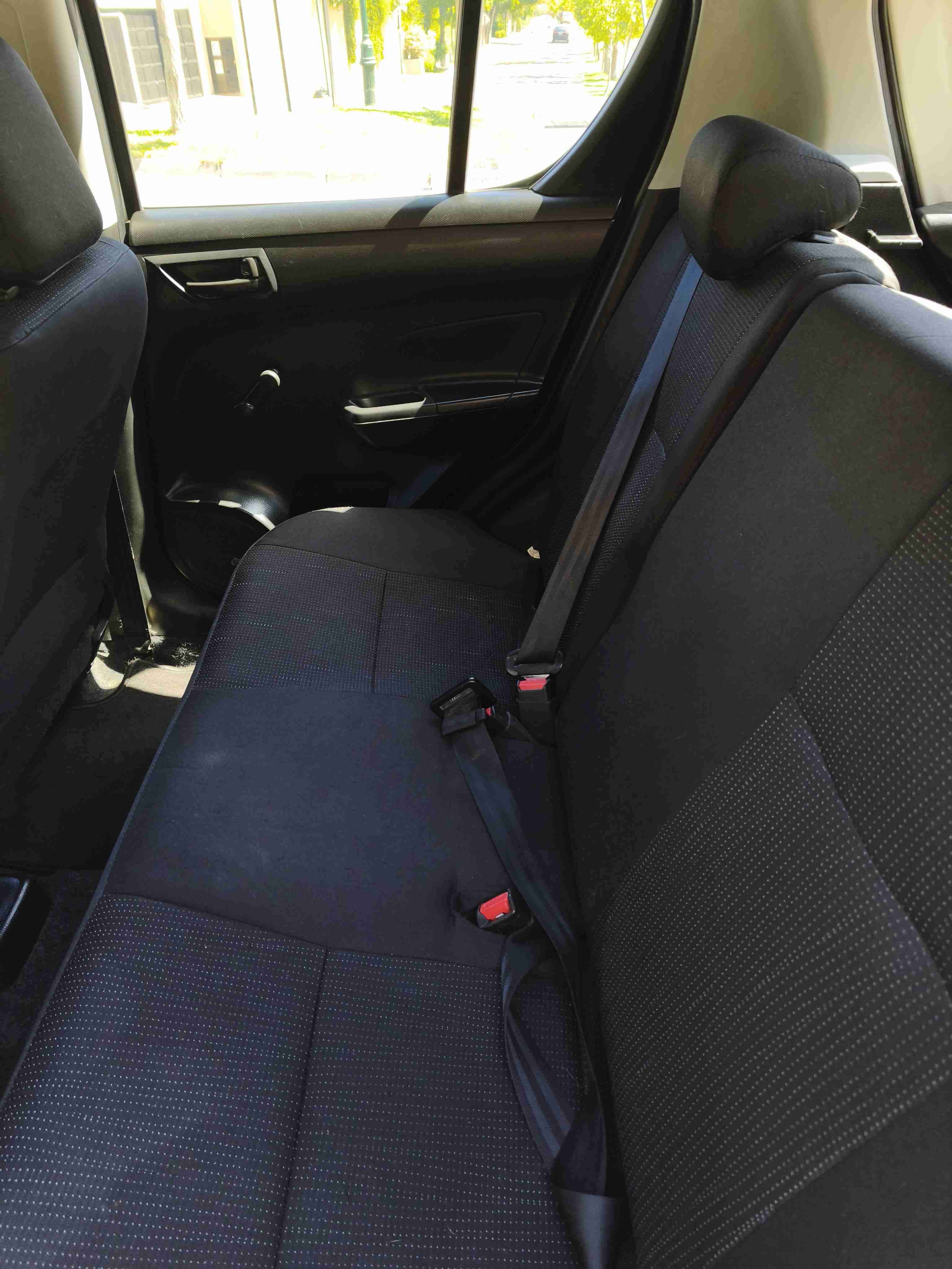 Suzuki Swift 1.2 2016 - miniatura 5