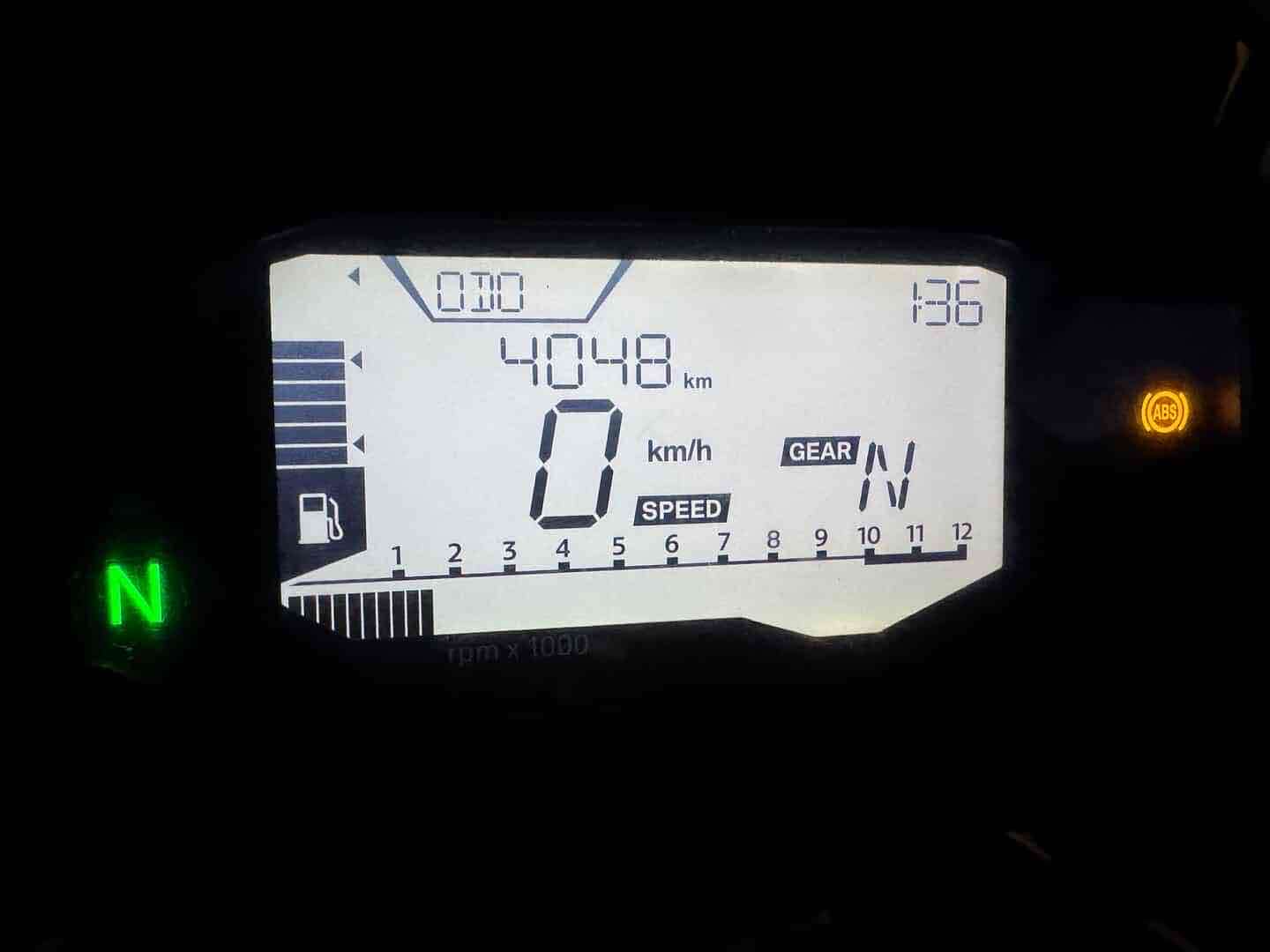 Moto BMW GS 310 negro - miniatura 4