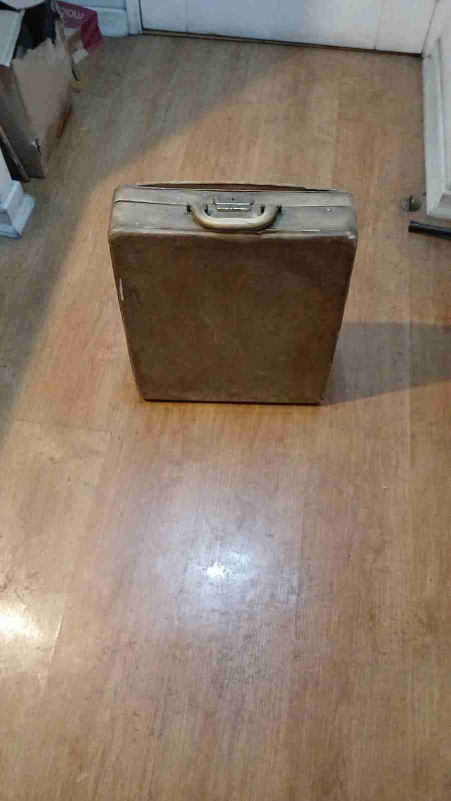 Máquina de escribir vintage - miniatura 3