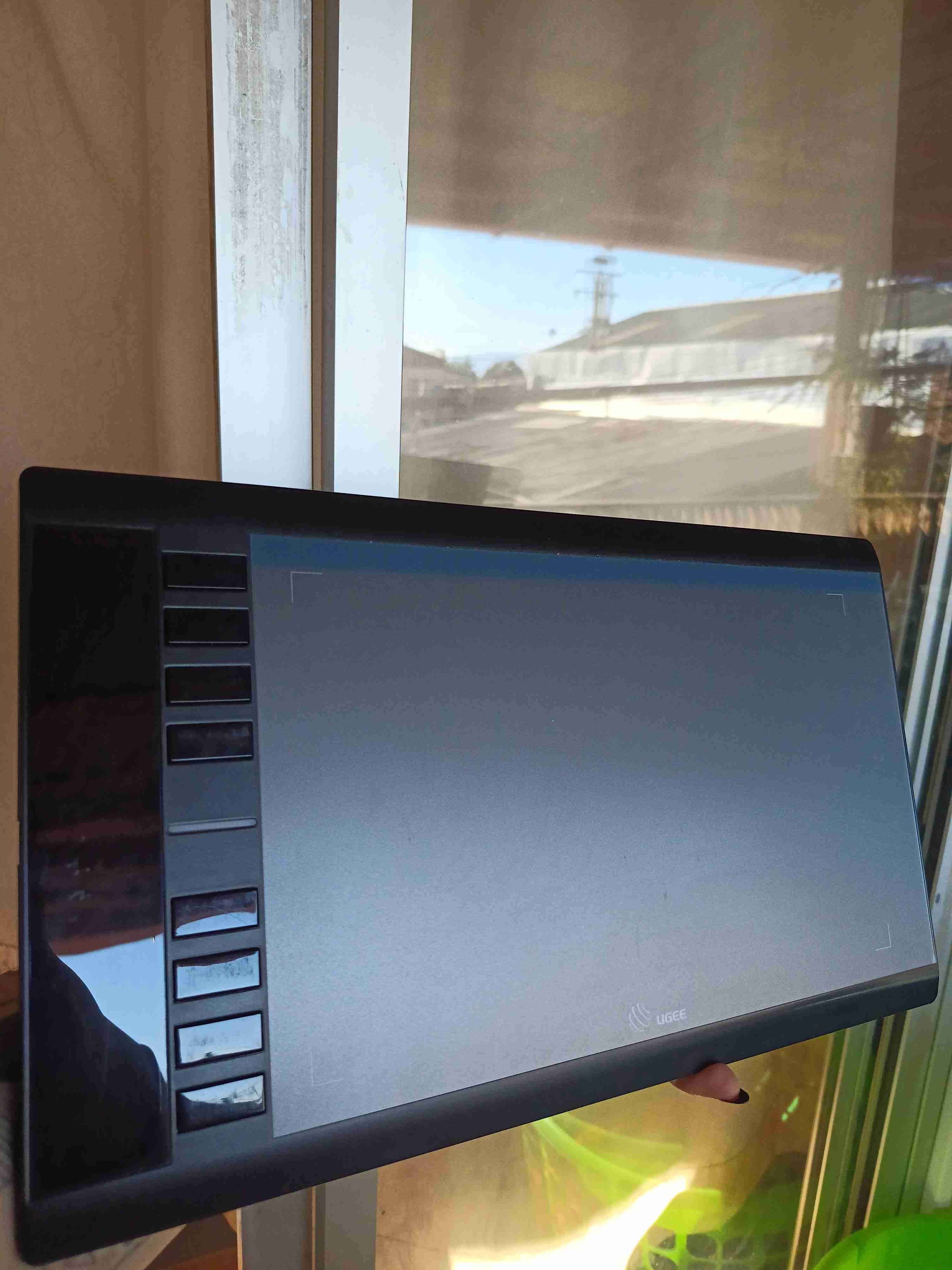 Tablet gráfica UGEE con botones