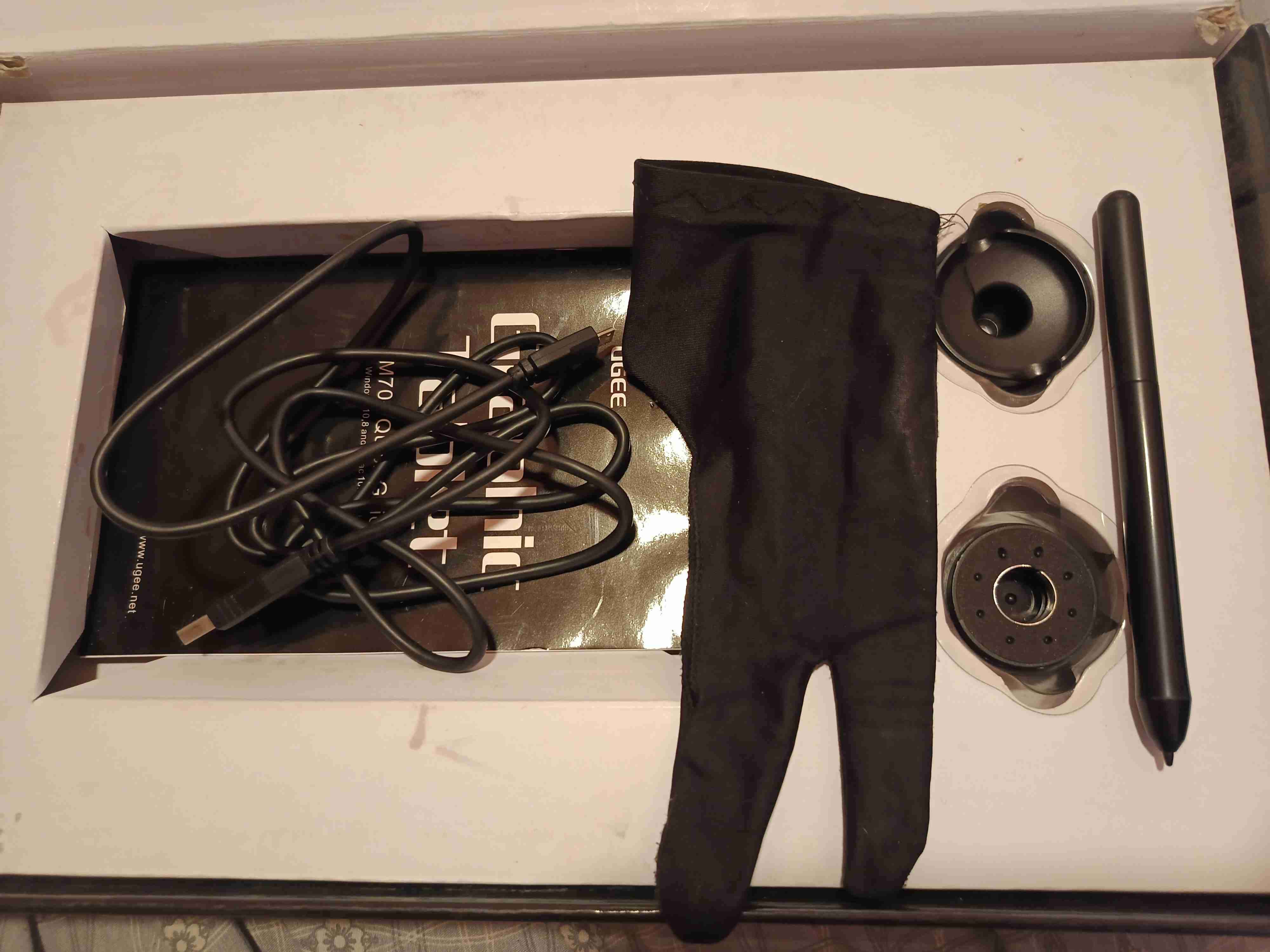 Tablet gráfica UGEE con botones - miniatura 5