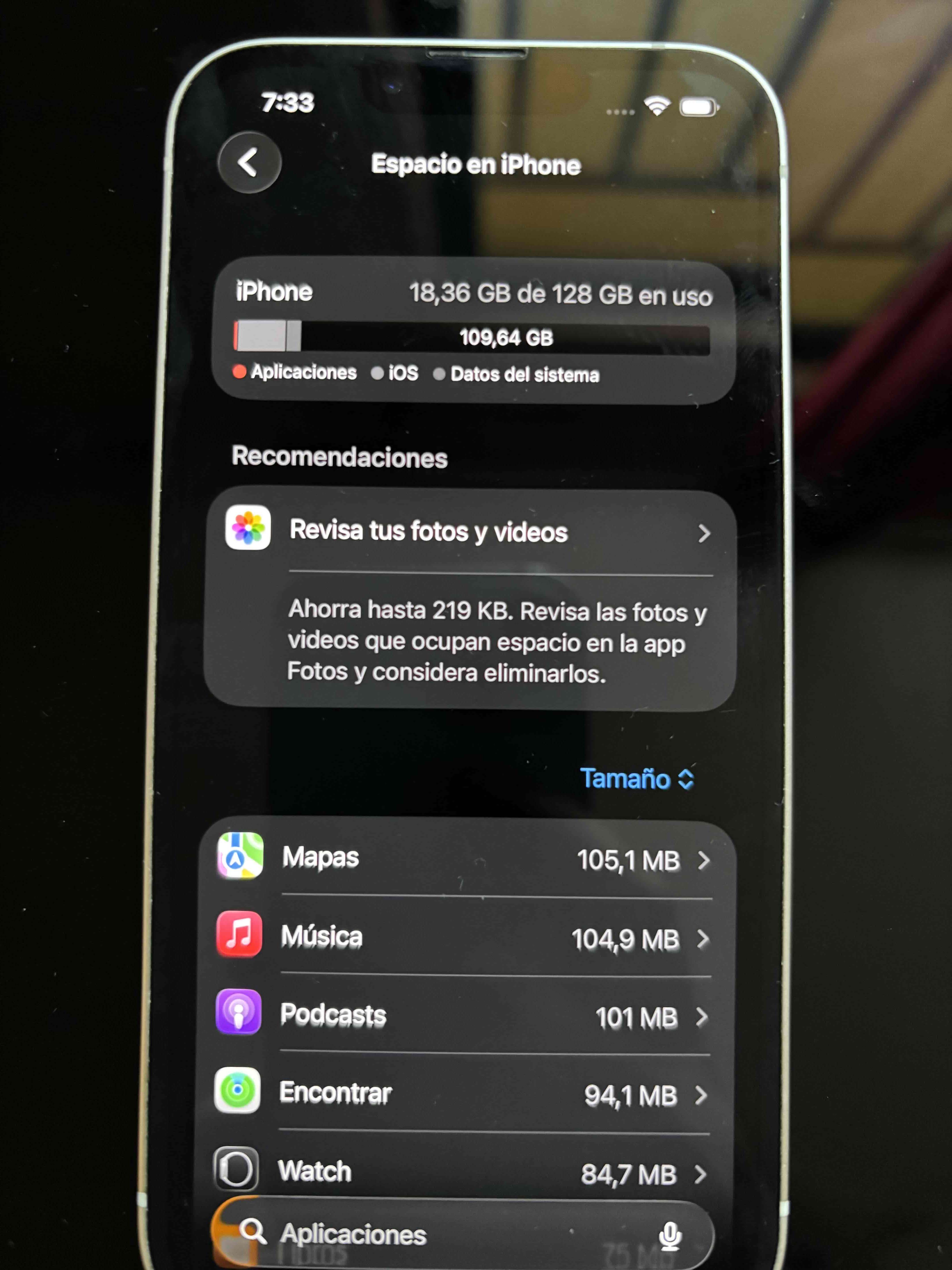 iPhone 13 con cargador y Funda - miniatura 4
