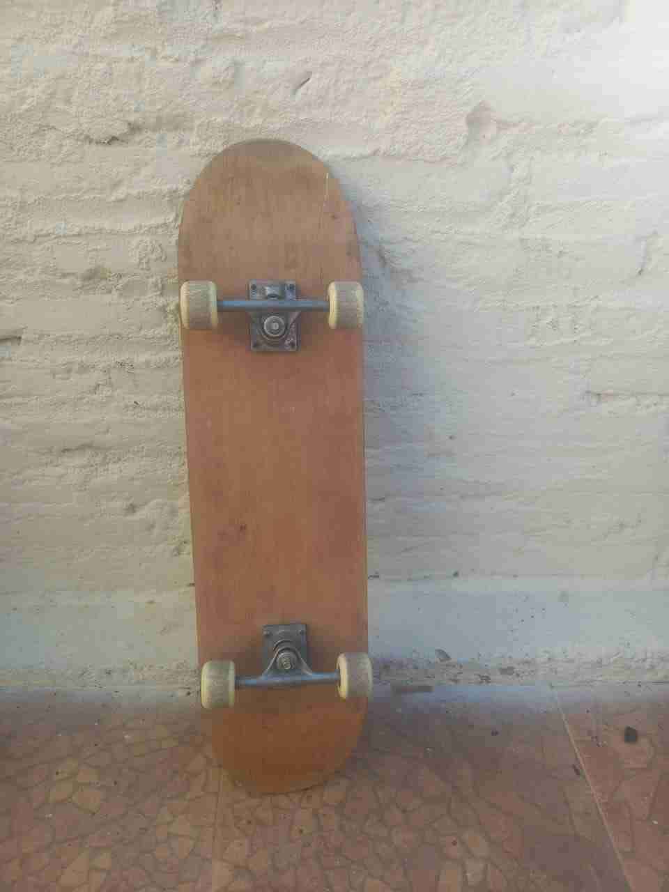 Tabla de skateboard usada - miniatura 2