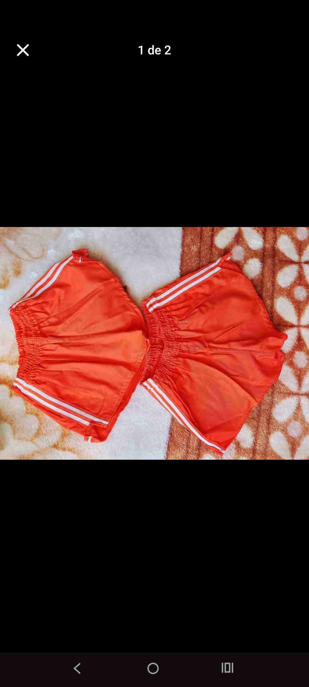 Shorts deportivos naranjas