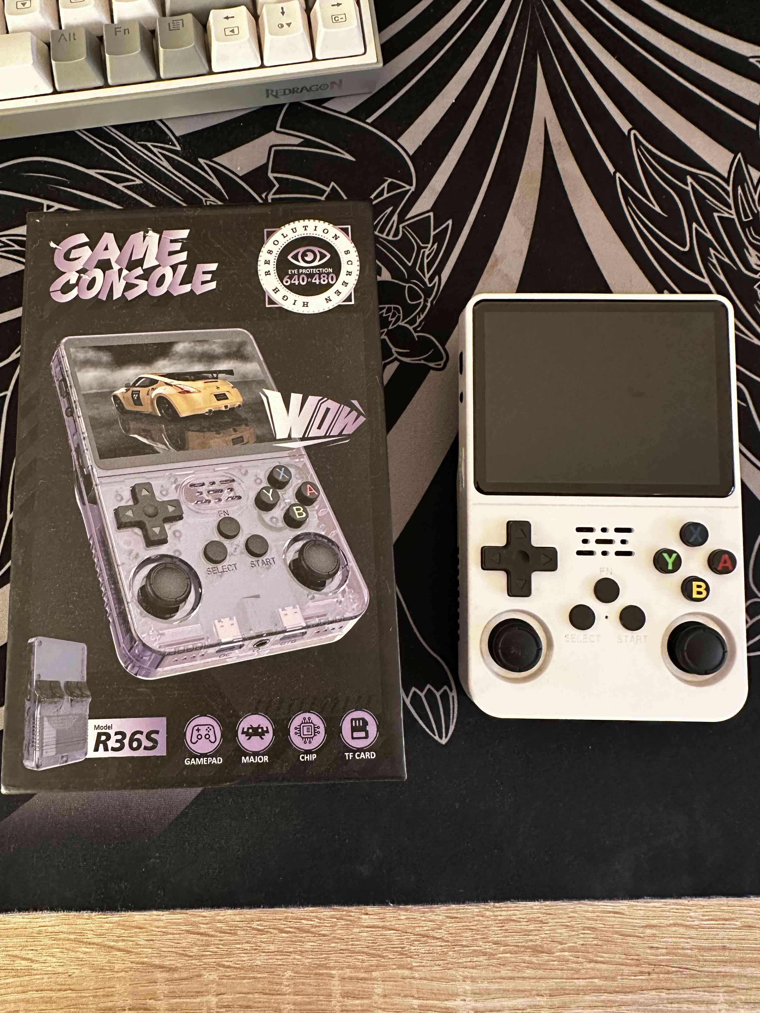 Consola de juegos portátil R36S