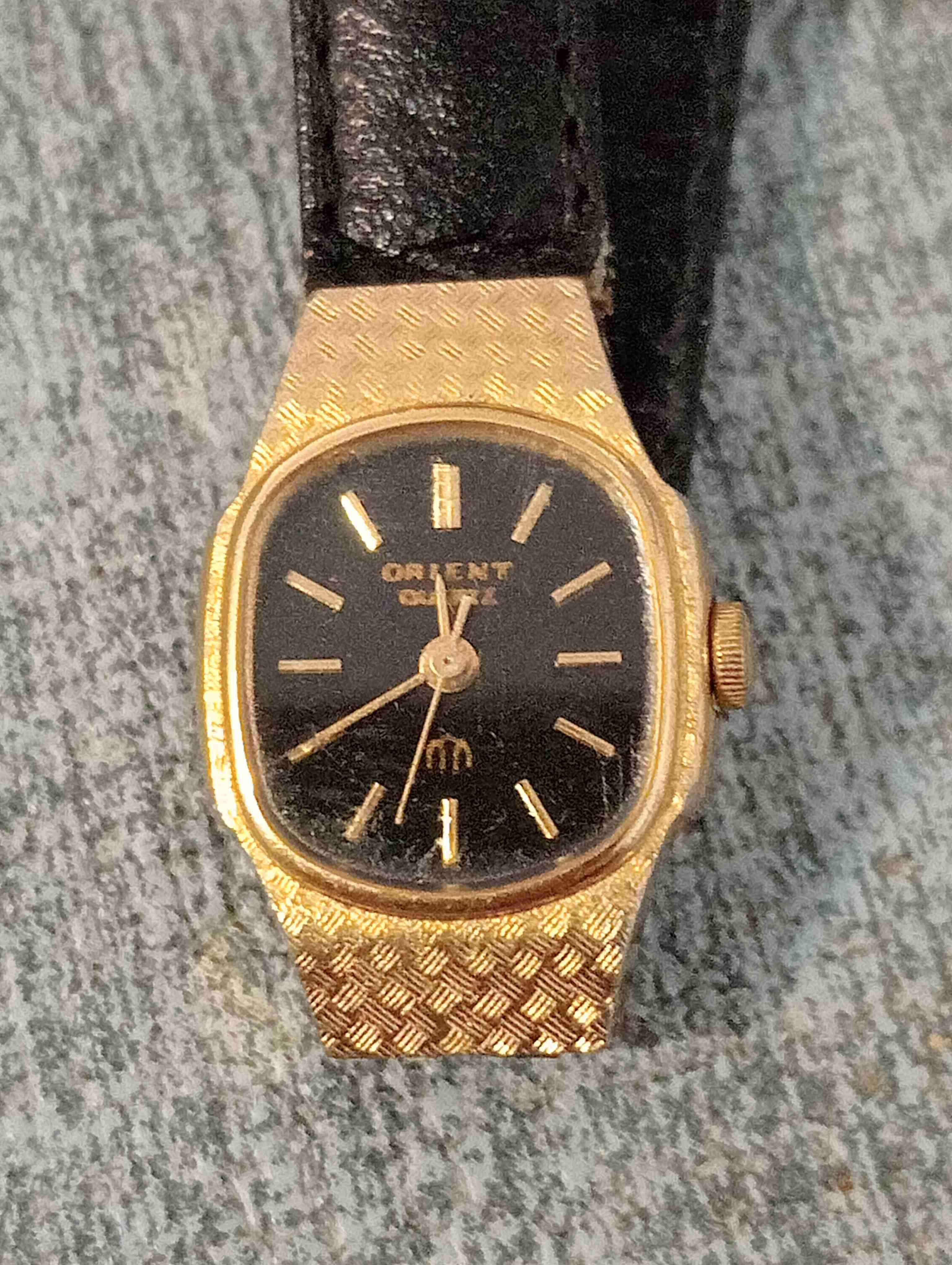 Dos relojes para dama casi nuevo - miniatura 2