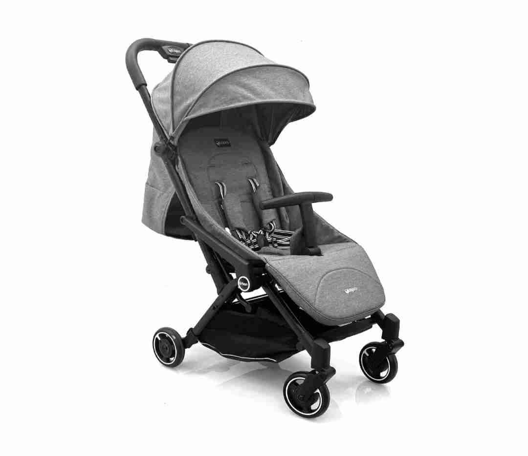Coche de paseo gris compacto
