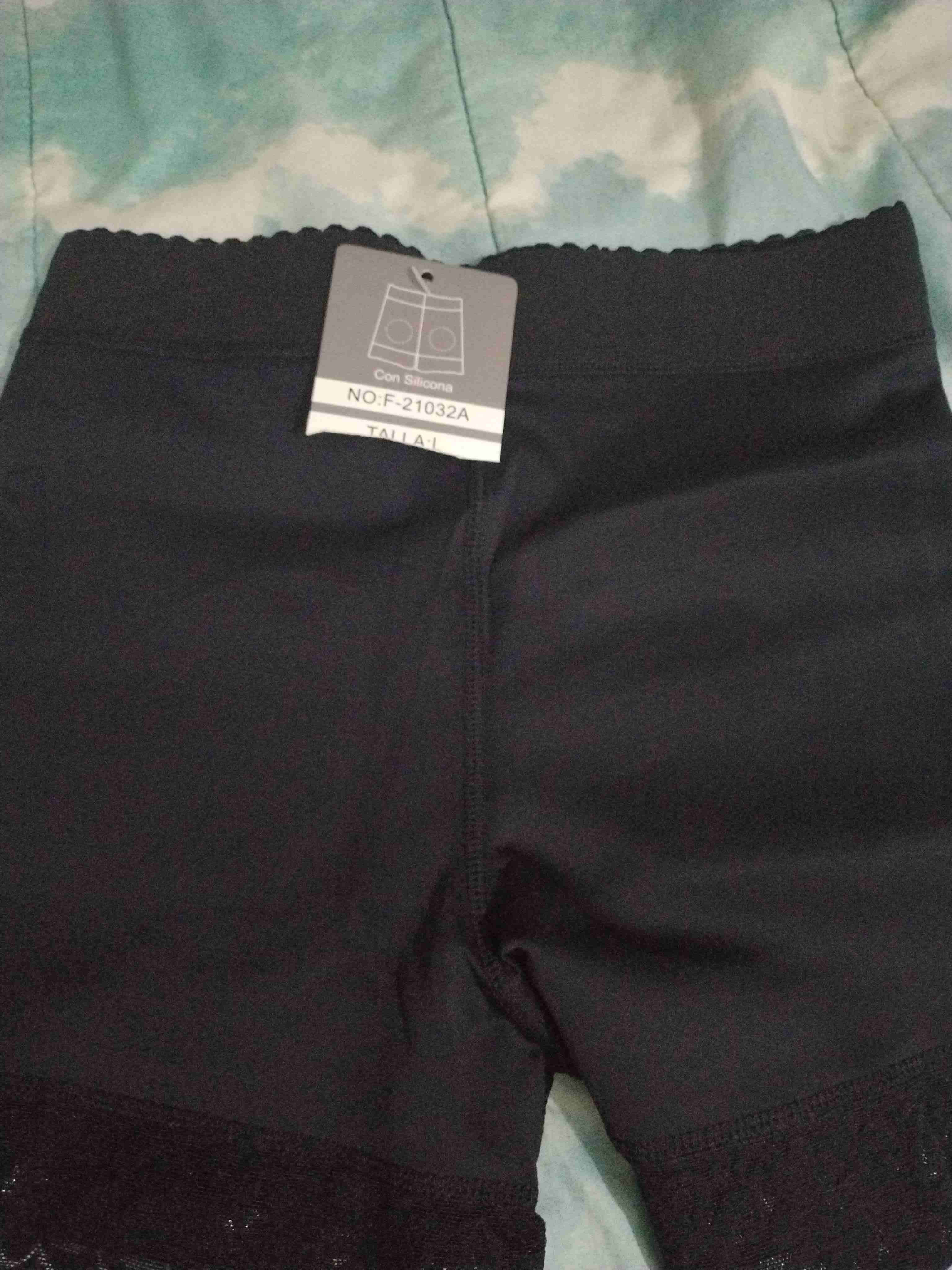 Shorts moldeadores negros con silicona