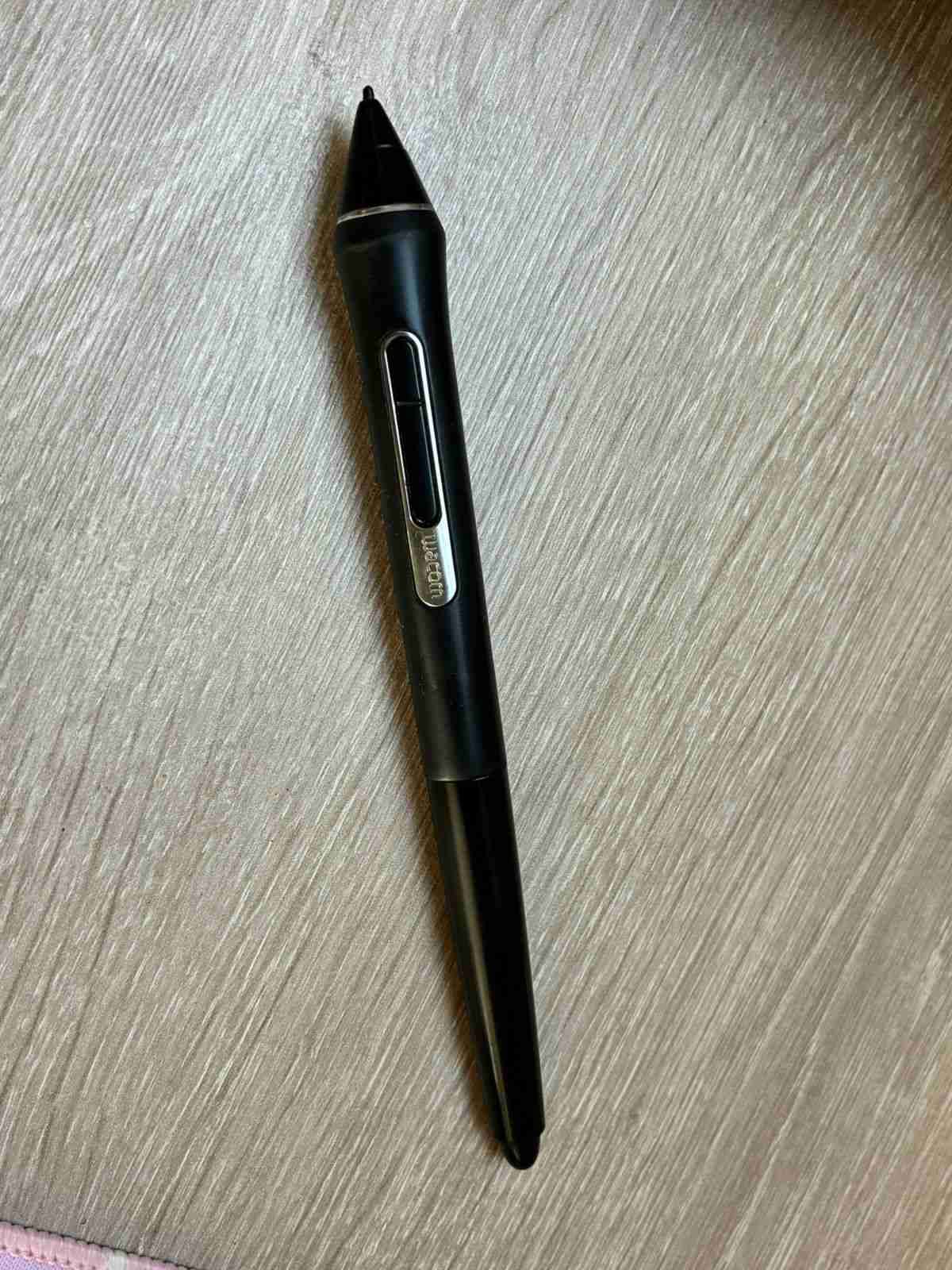 Tableta gráfica Wacom Cintiq 16, 2019, usada - miniatura 2