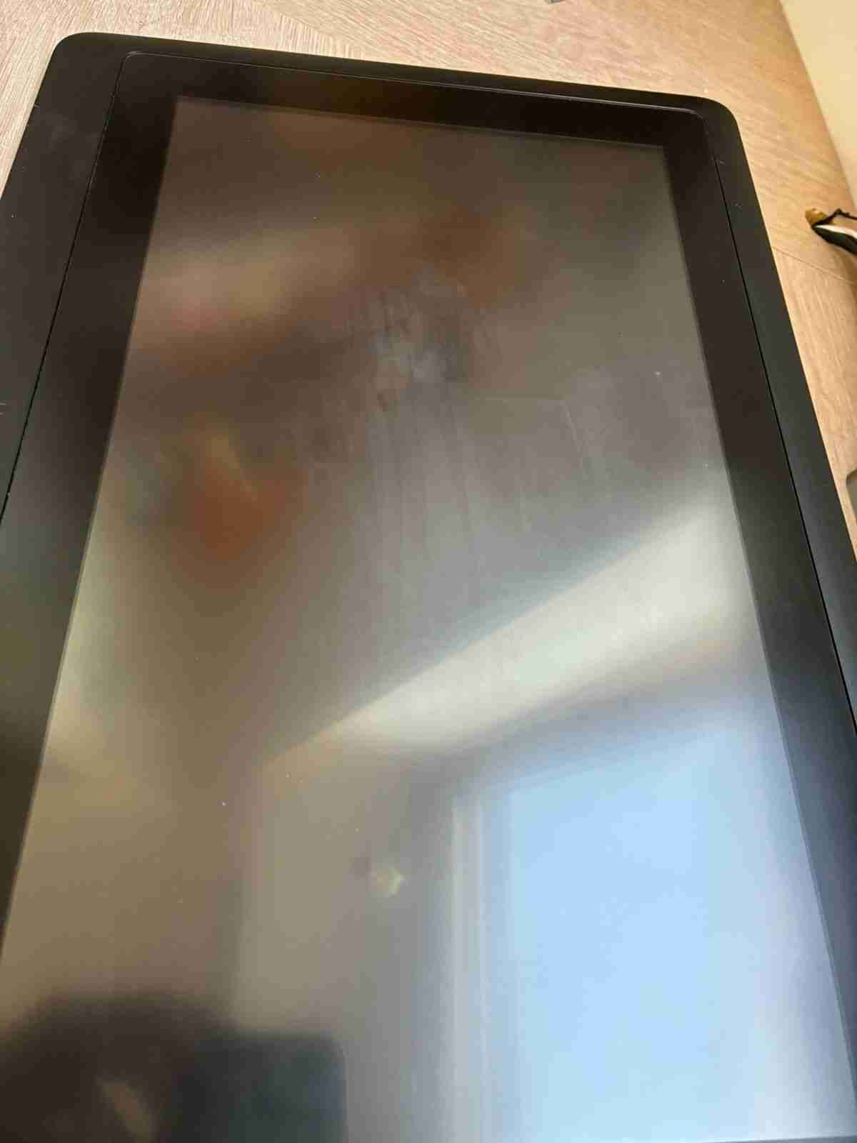 Tableta gráfica Wacom Cintiq 16, 2019, usada - miniatura 6