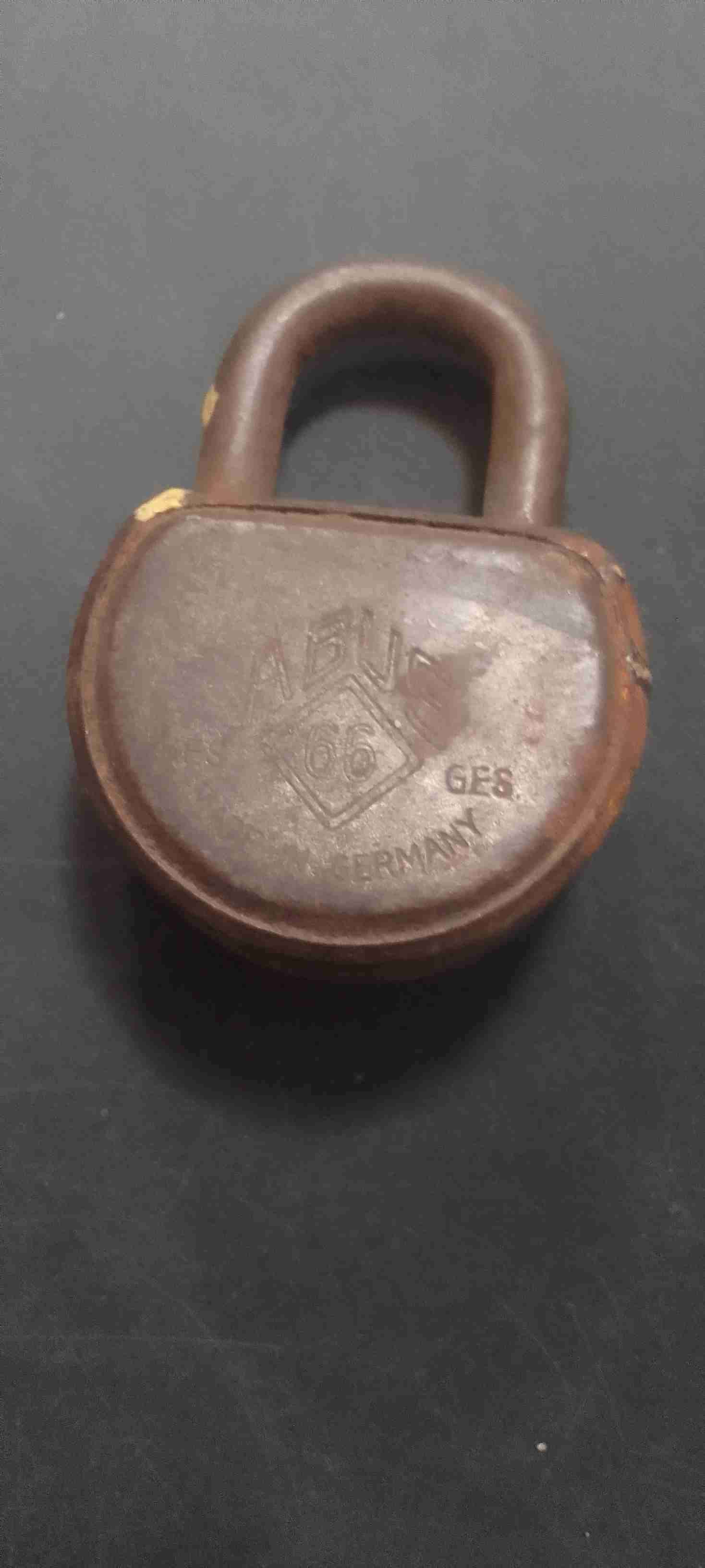 Candado antiguo de hierro Abus - miniatura 2