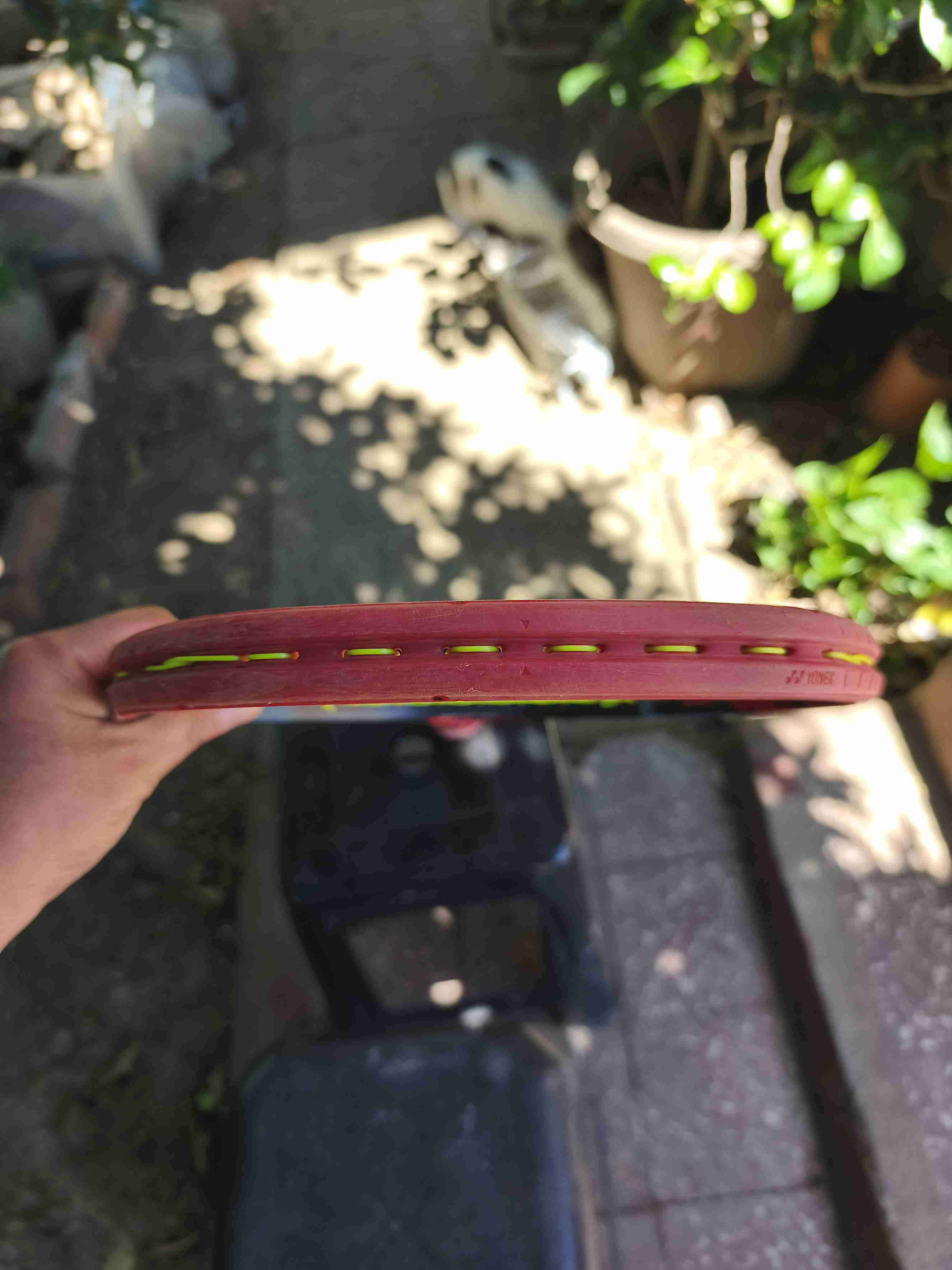 Vendo Raqueta de Tenis Yonex Vcore 98 305 grs. - miniatura 2