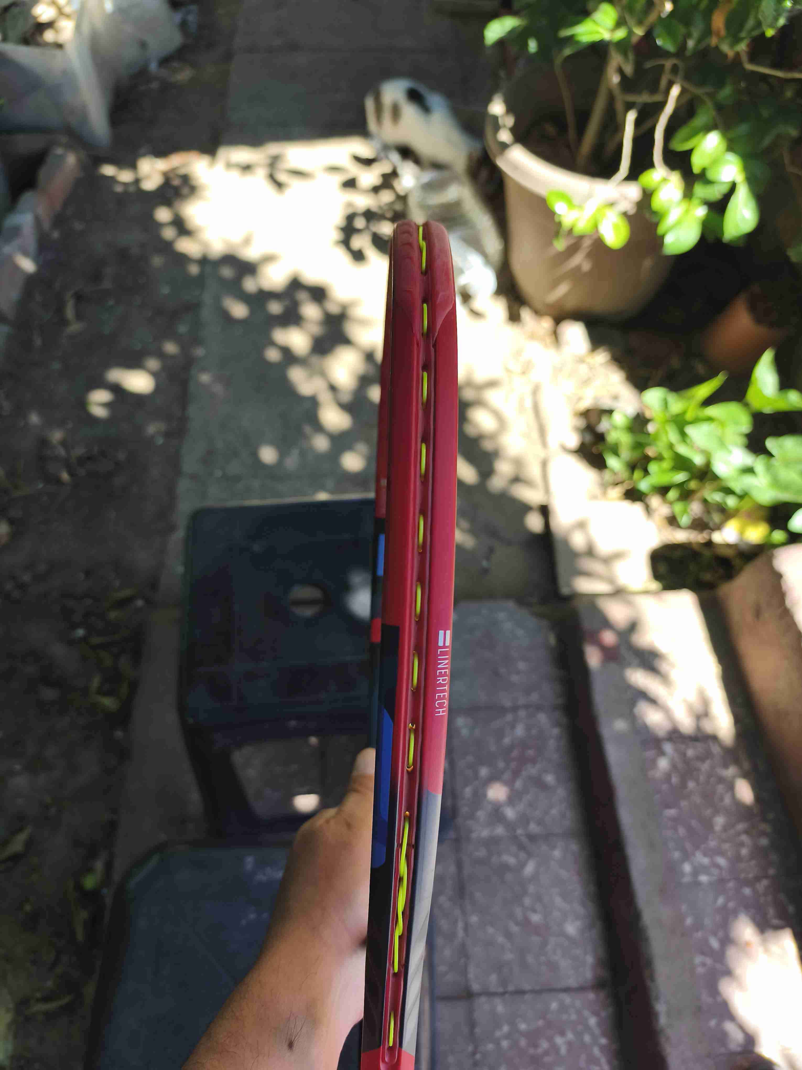 Vendo Raqueta de Tenis Yonex Vcore 98 305 grs. - miniatura 3