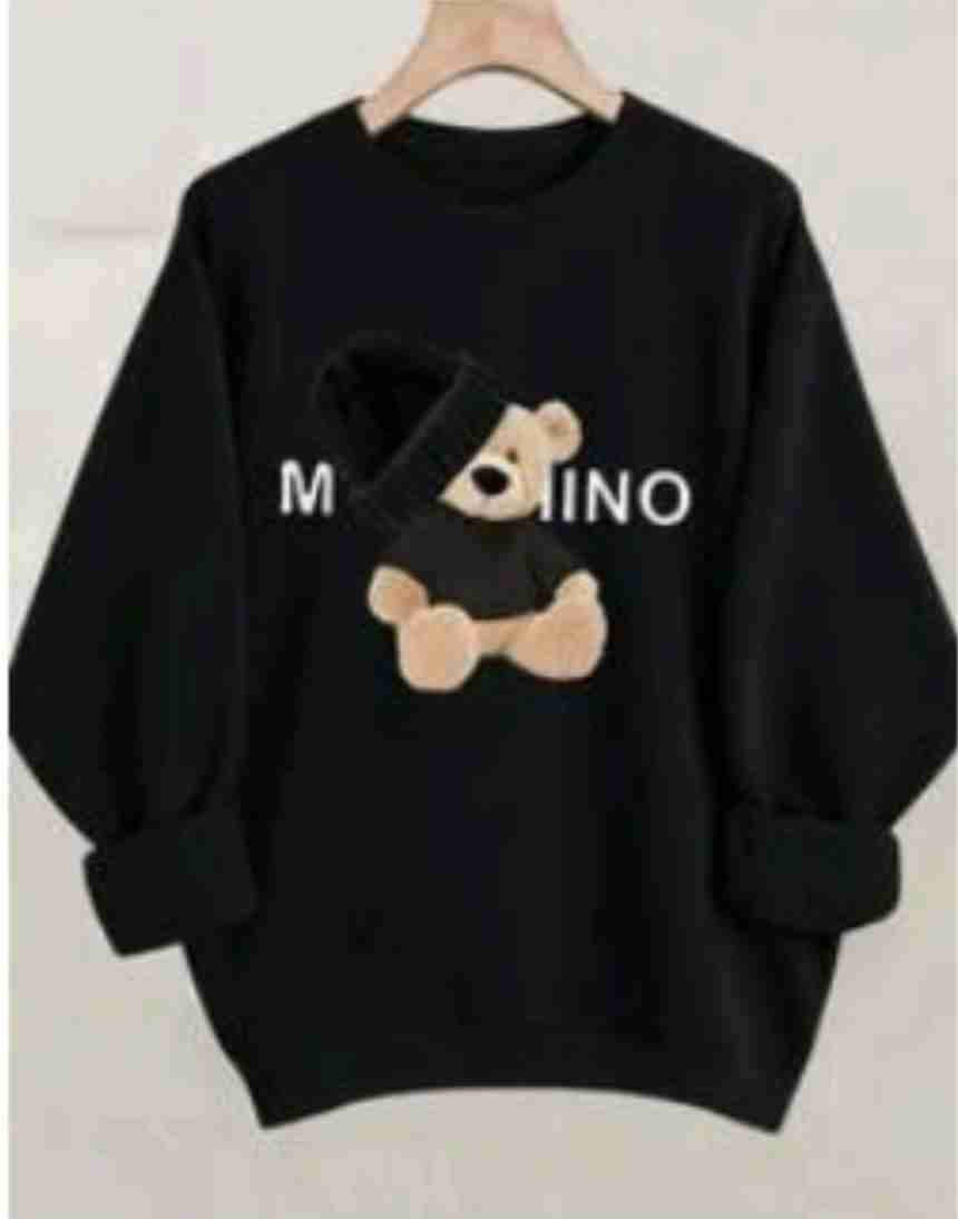 Suéter negro con estampado de oso