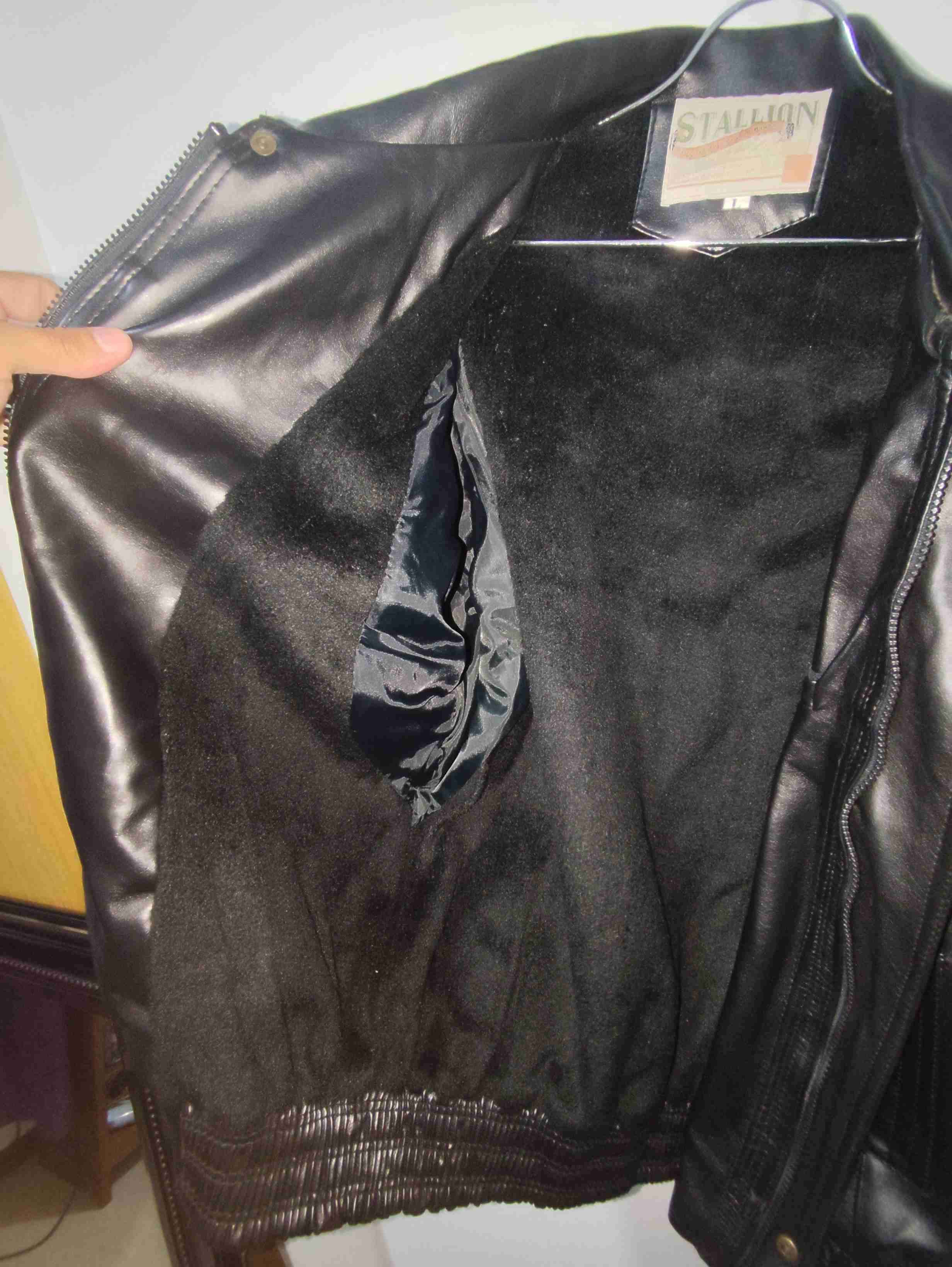 Chaqueta de cuero negra - miniatura 2