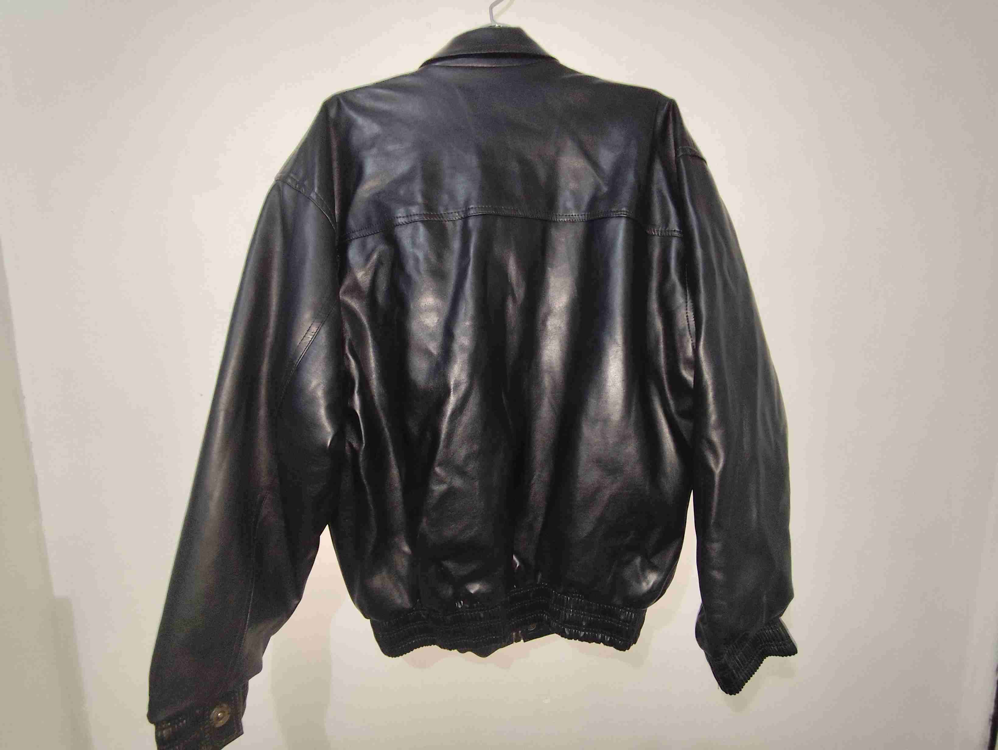 Chaqueta de cuero negra - miniatura 3