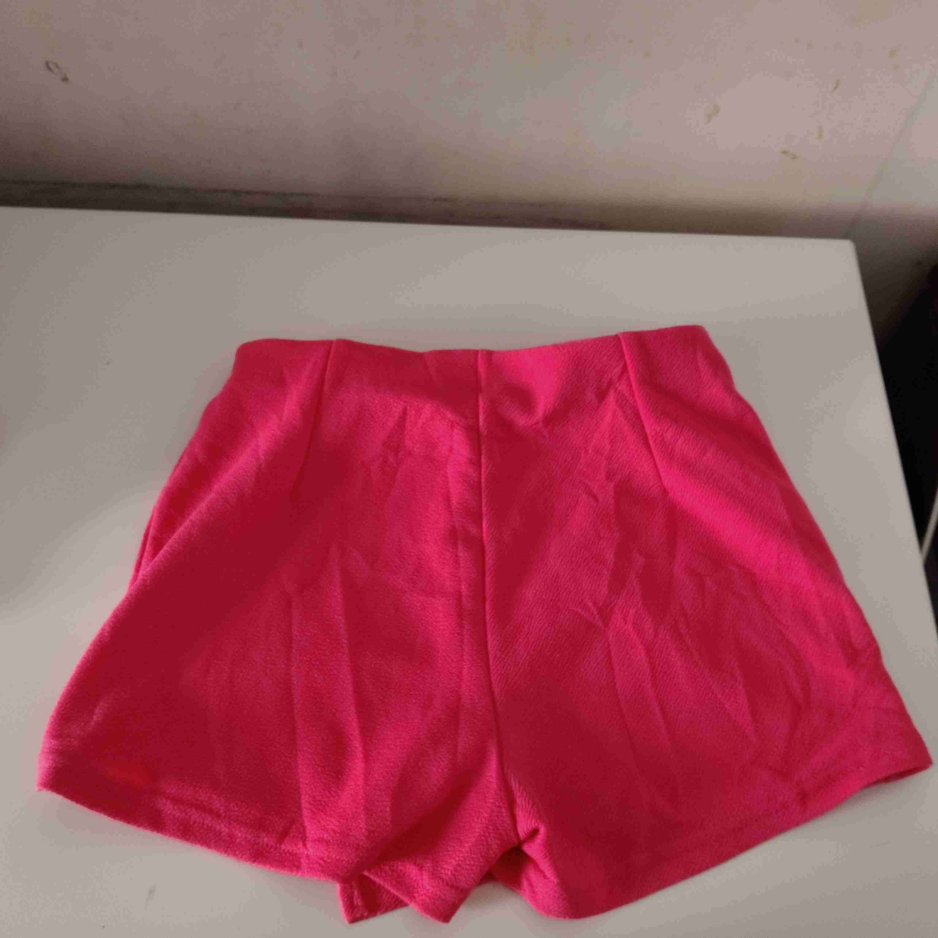 Short fucsia para mujer