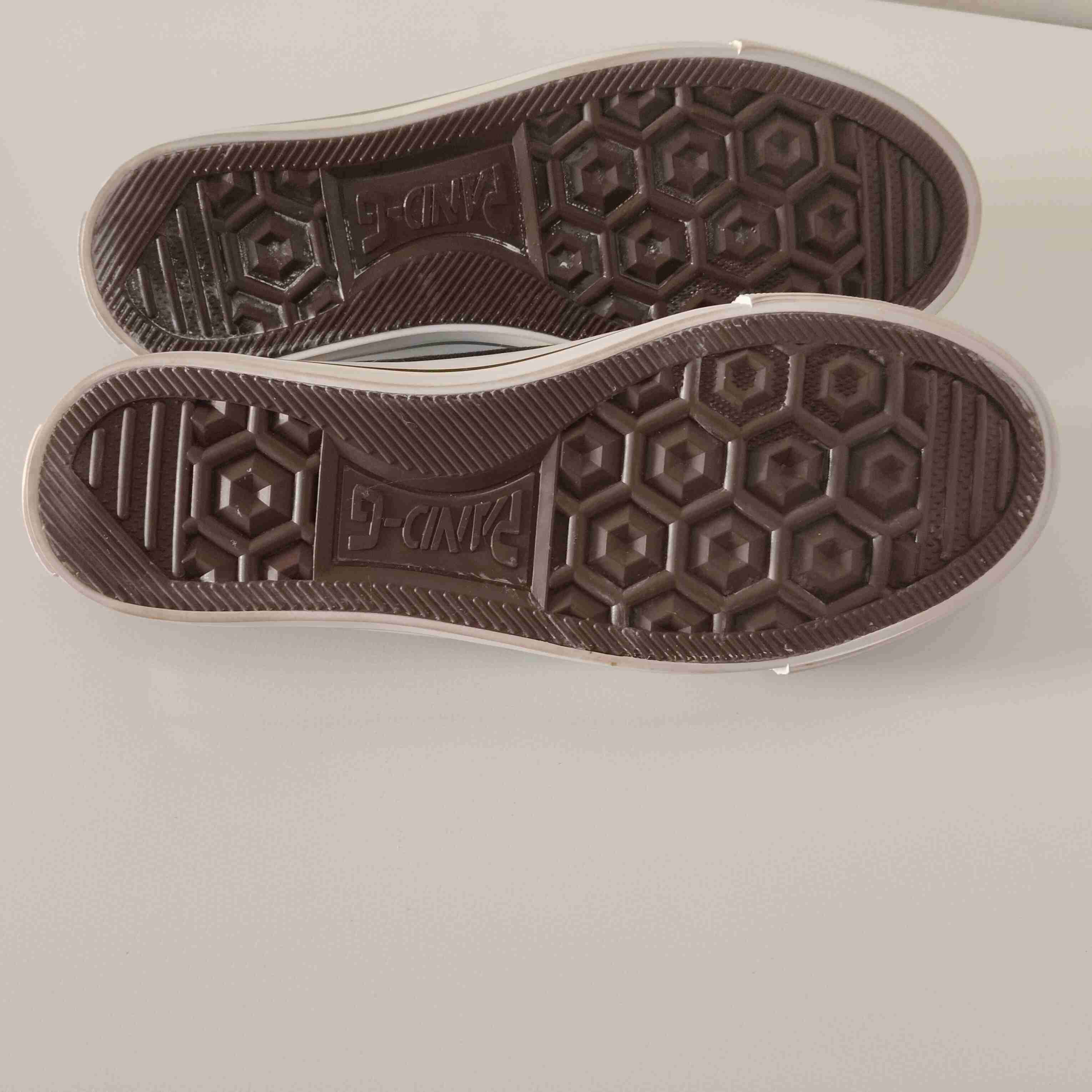 Zapatillas negras de lona - miniatura 2