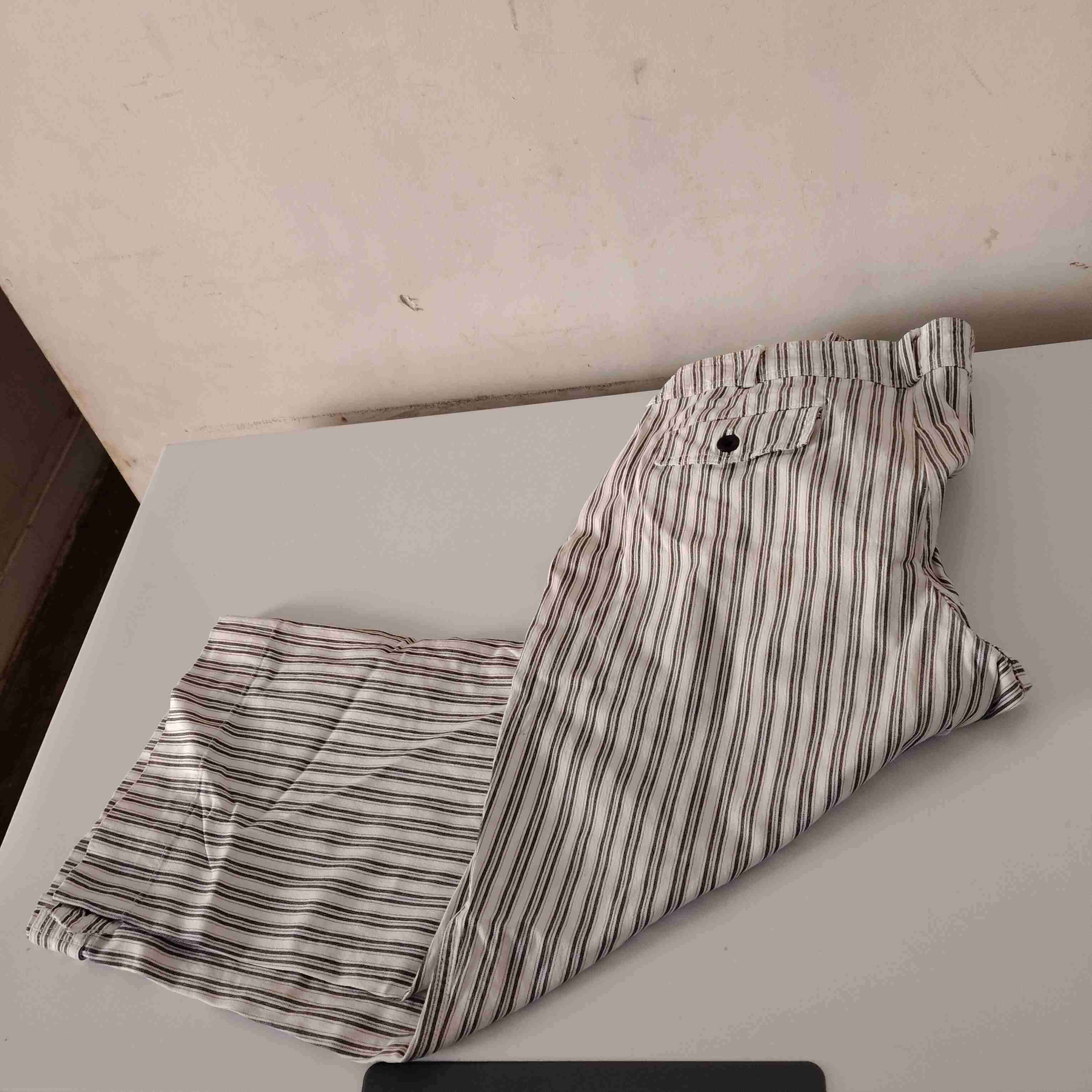 Pantalones rayados blanco y negro - miniatura 2