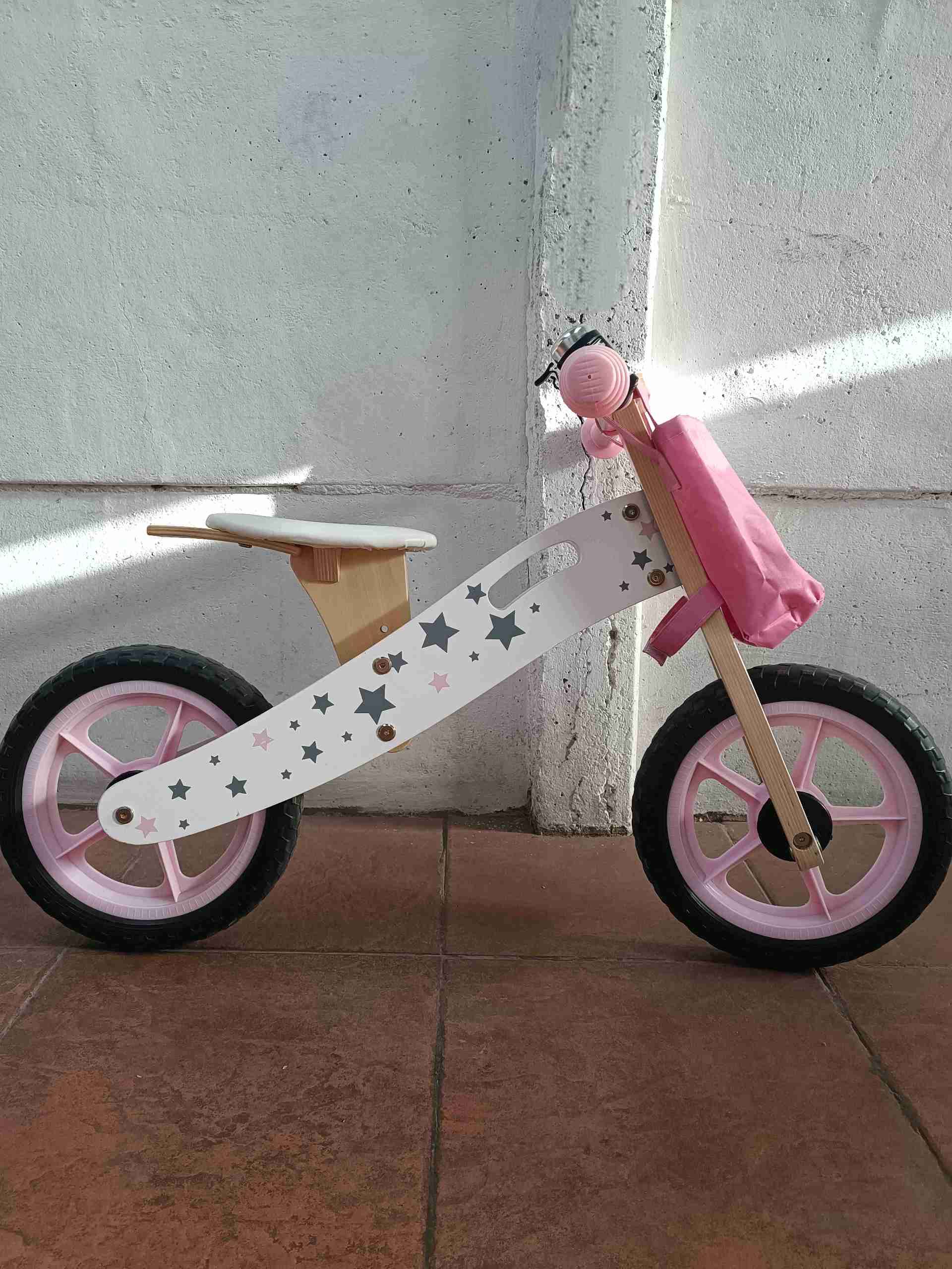 Bicicleta de equilibrio rosa para niñas