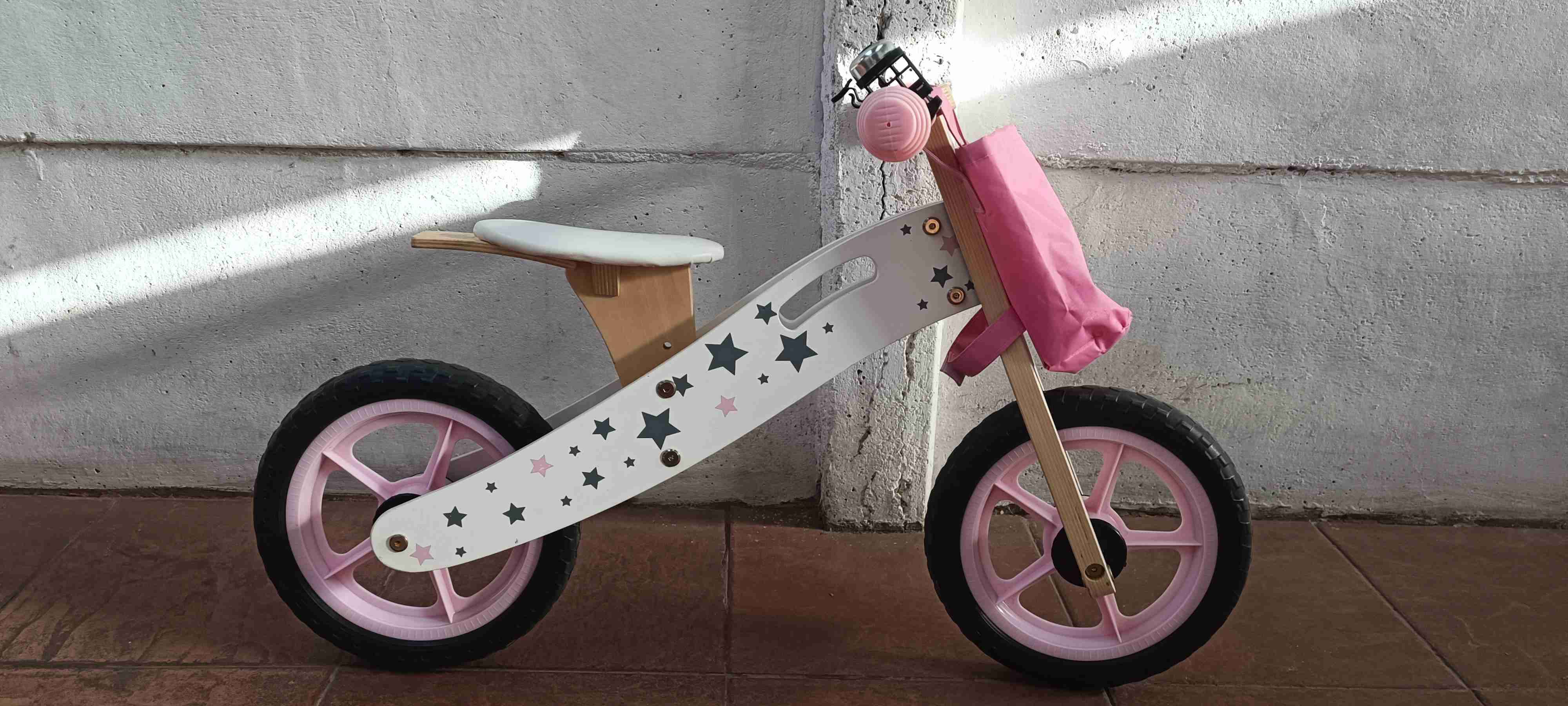 Bicicleta de equilibrio rosa para niñas - miniatura 6