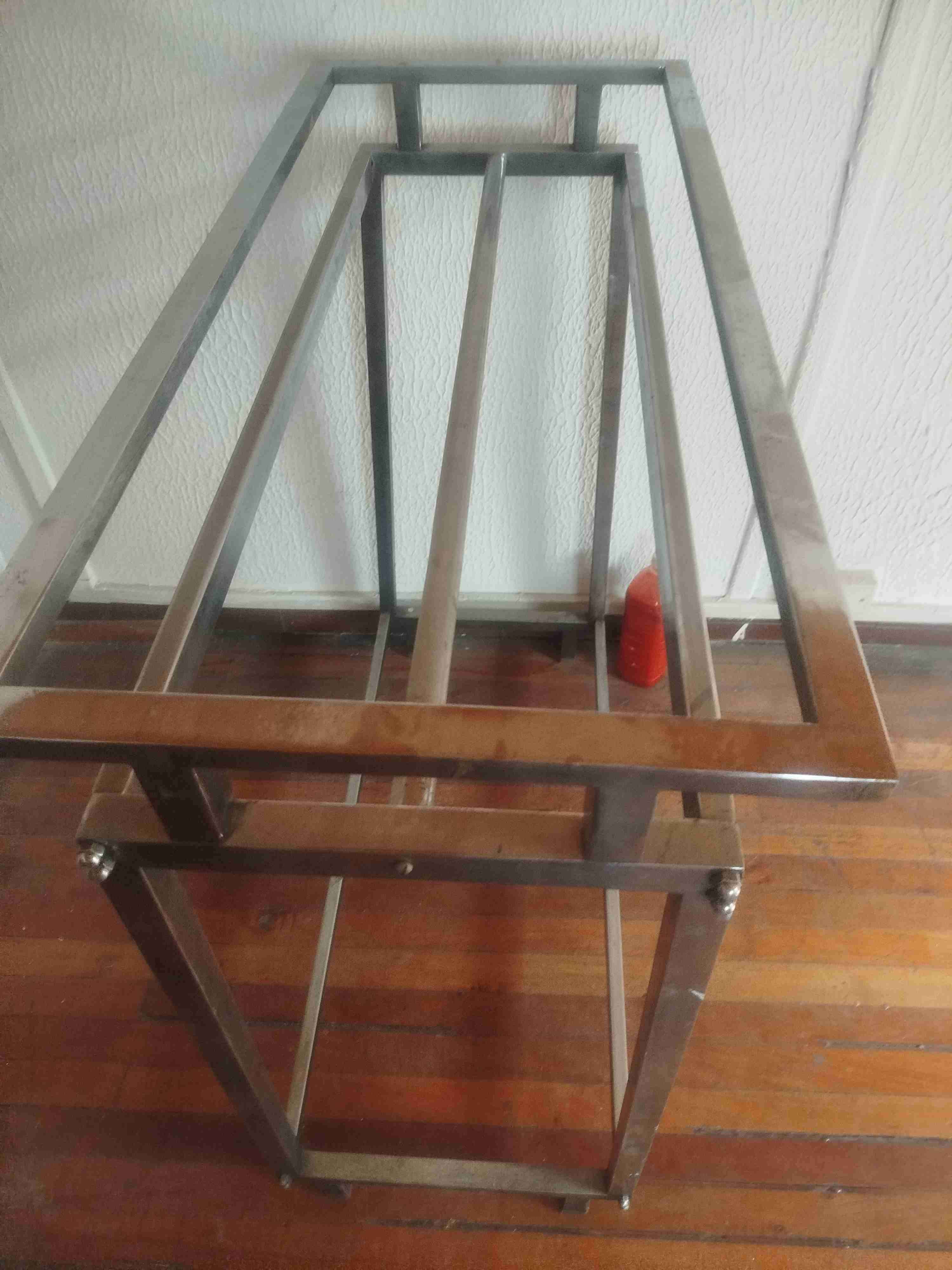 Percheros de ropa metálicos - miniatura 4