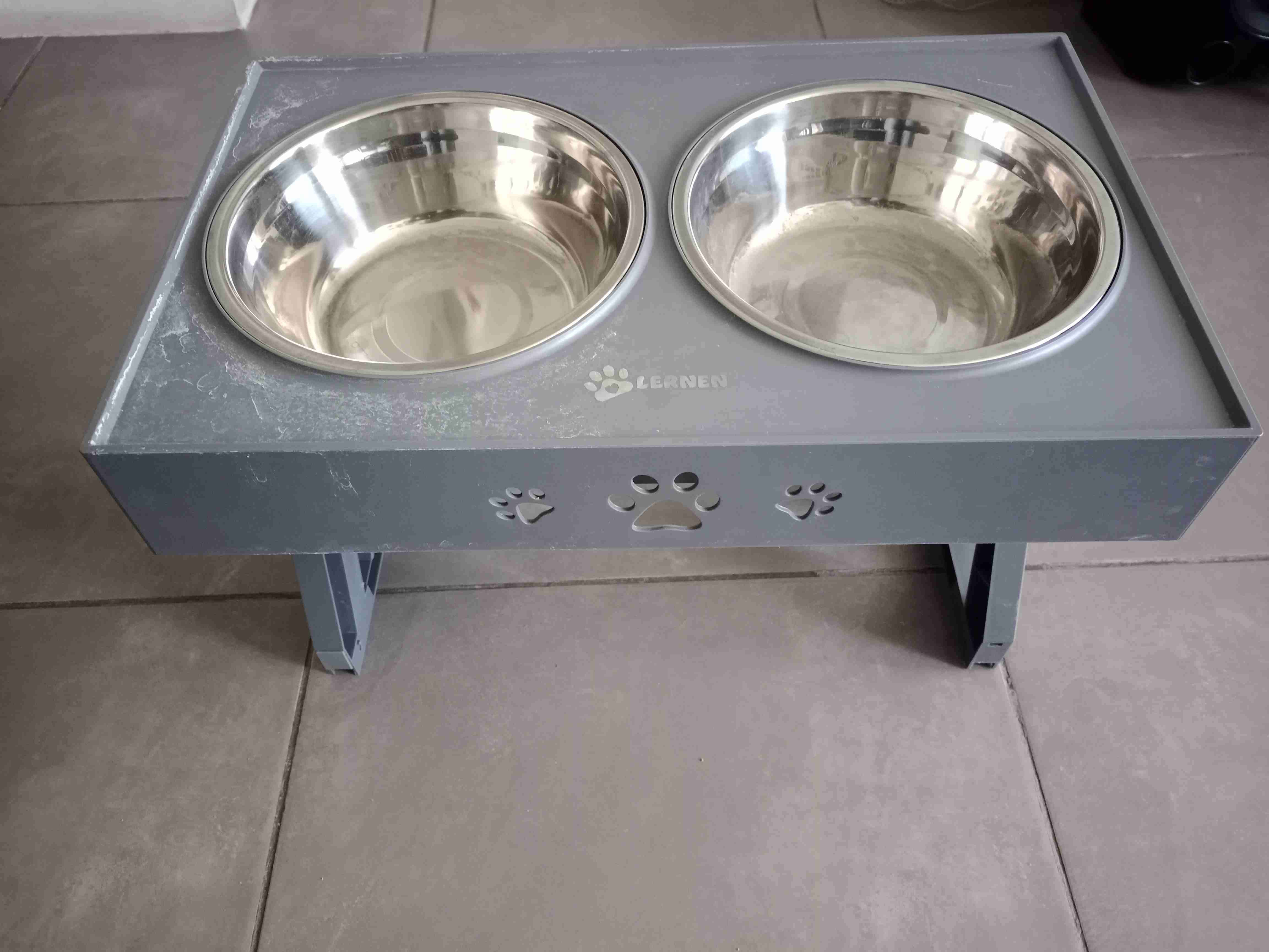 Comedero elevado doble para mascotas - miniatura 2