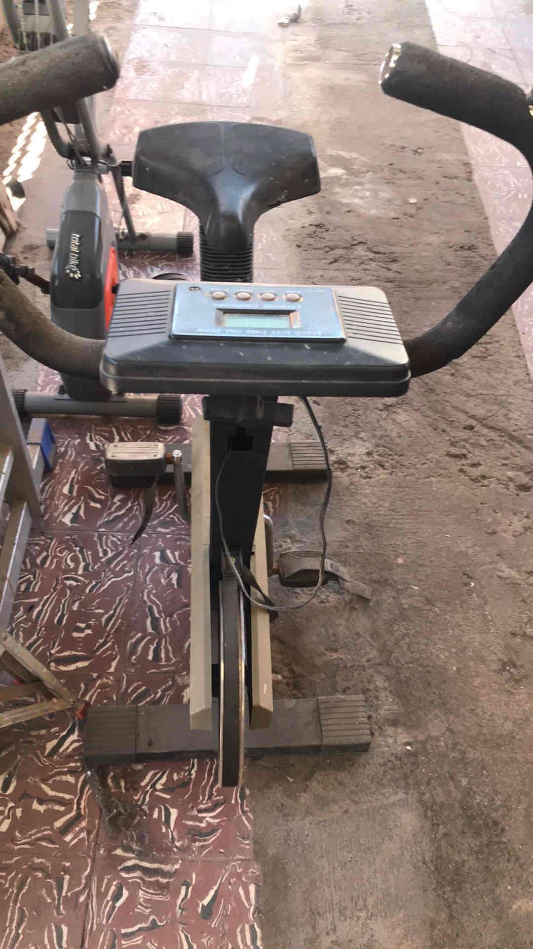 Bicicleta estática usada - miniatura 2