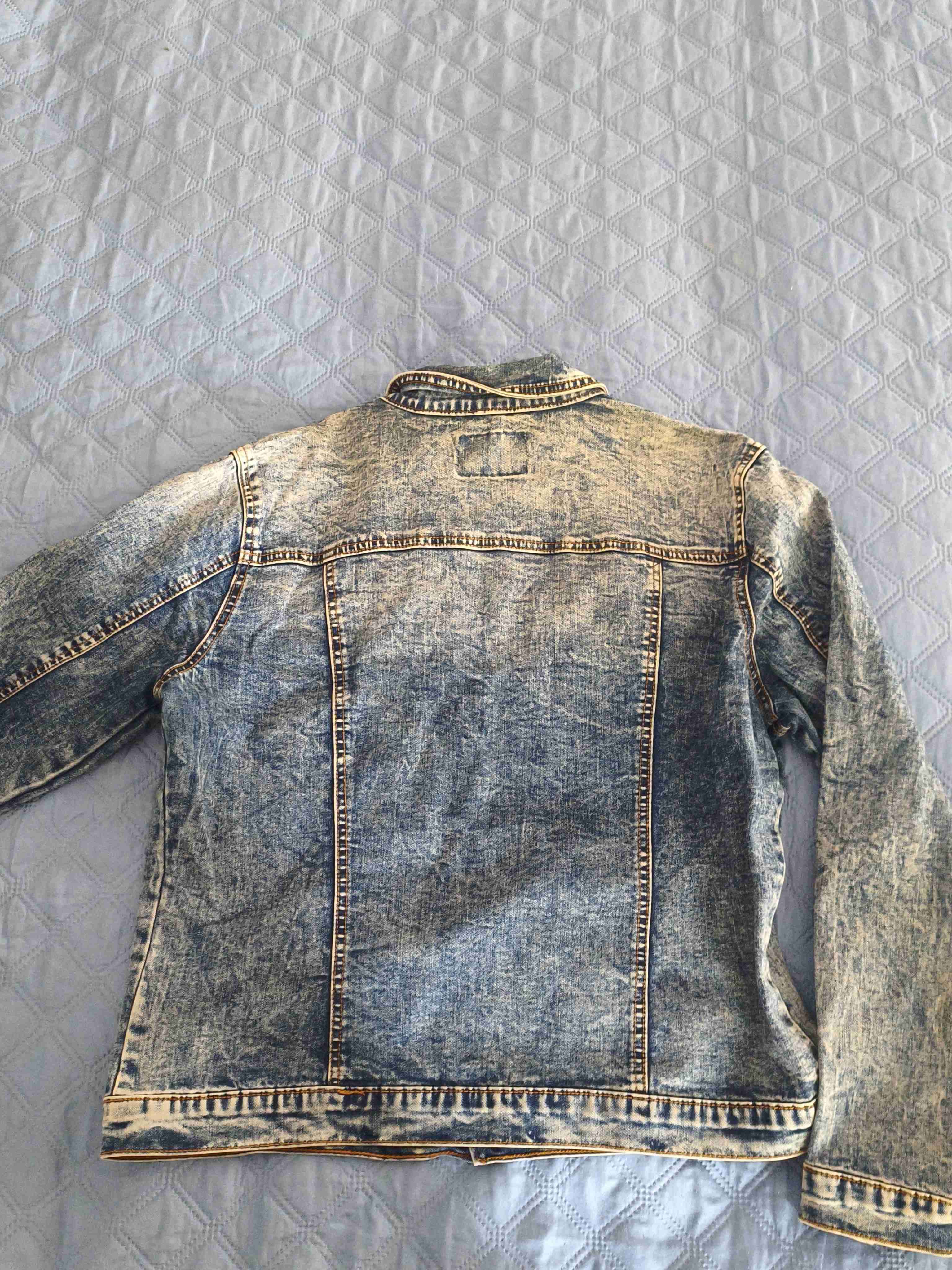 Chaqueta de mezclilla desgastada - miniatura 2