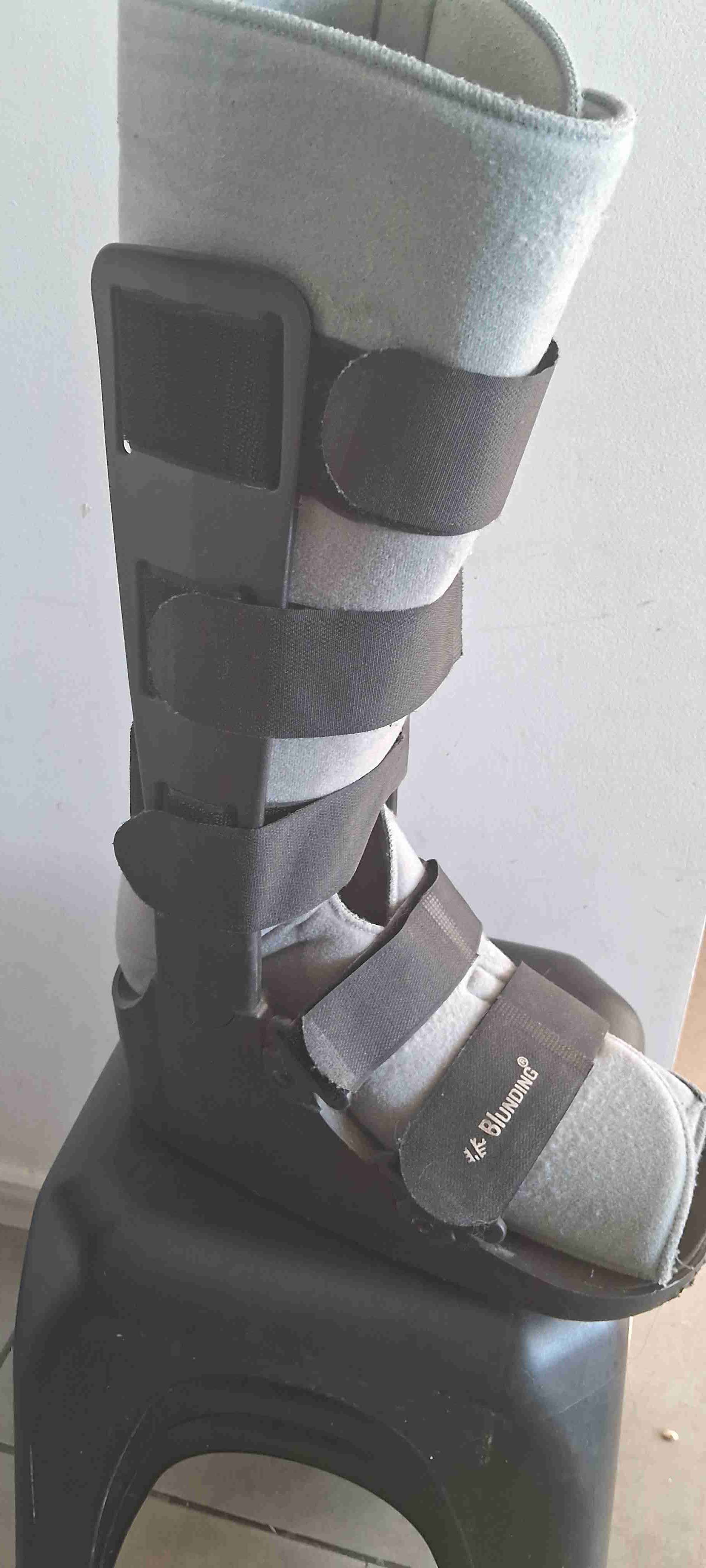 Bota ortopédica con velcro - miniatura 2