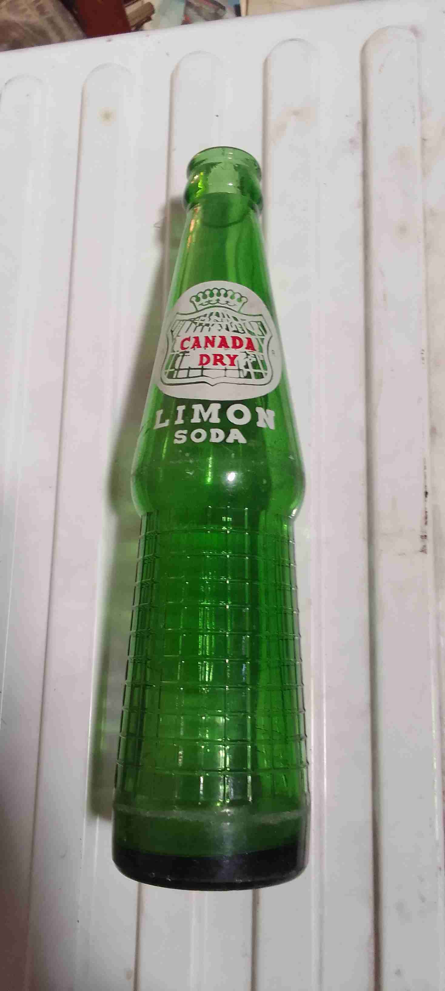 Botella antigua limón Soda Canada Dry - miniatura 2