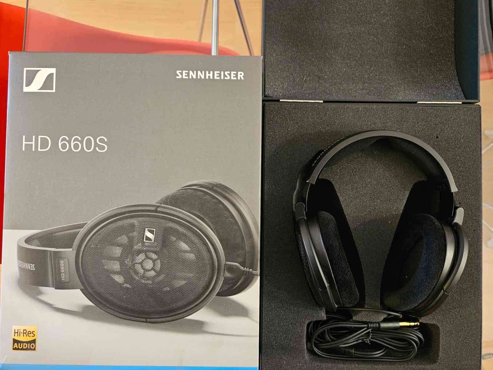 Audífonos Sennheiser Negros HD 660s - miniatura 2