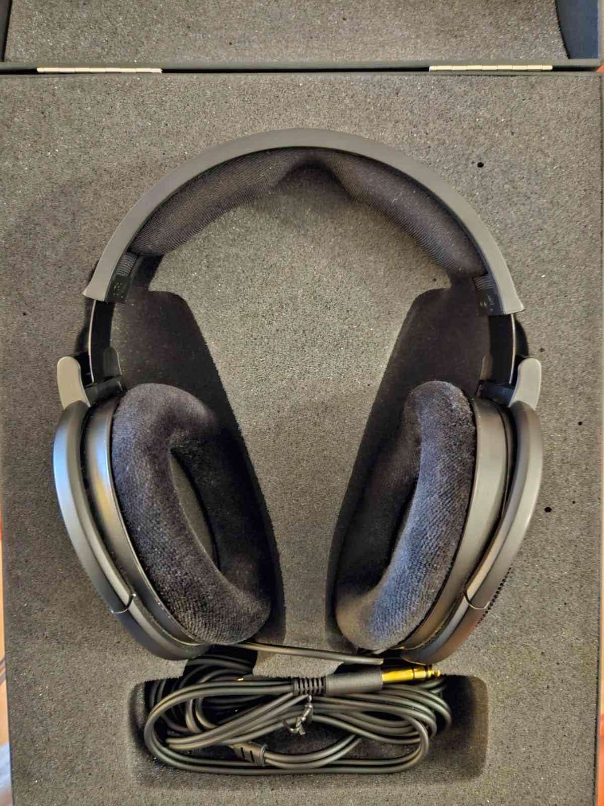 Audífonos Sennheiser Negros HD 660s - miniatura 4